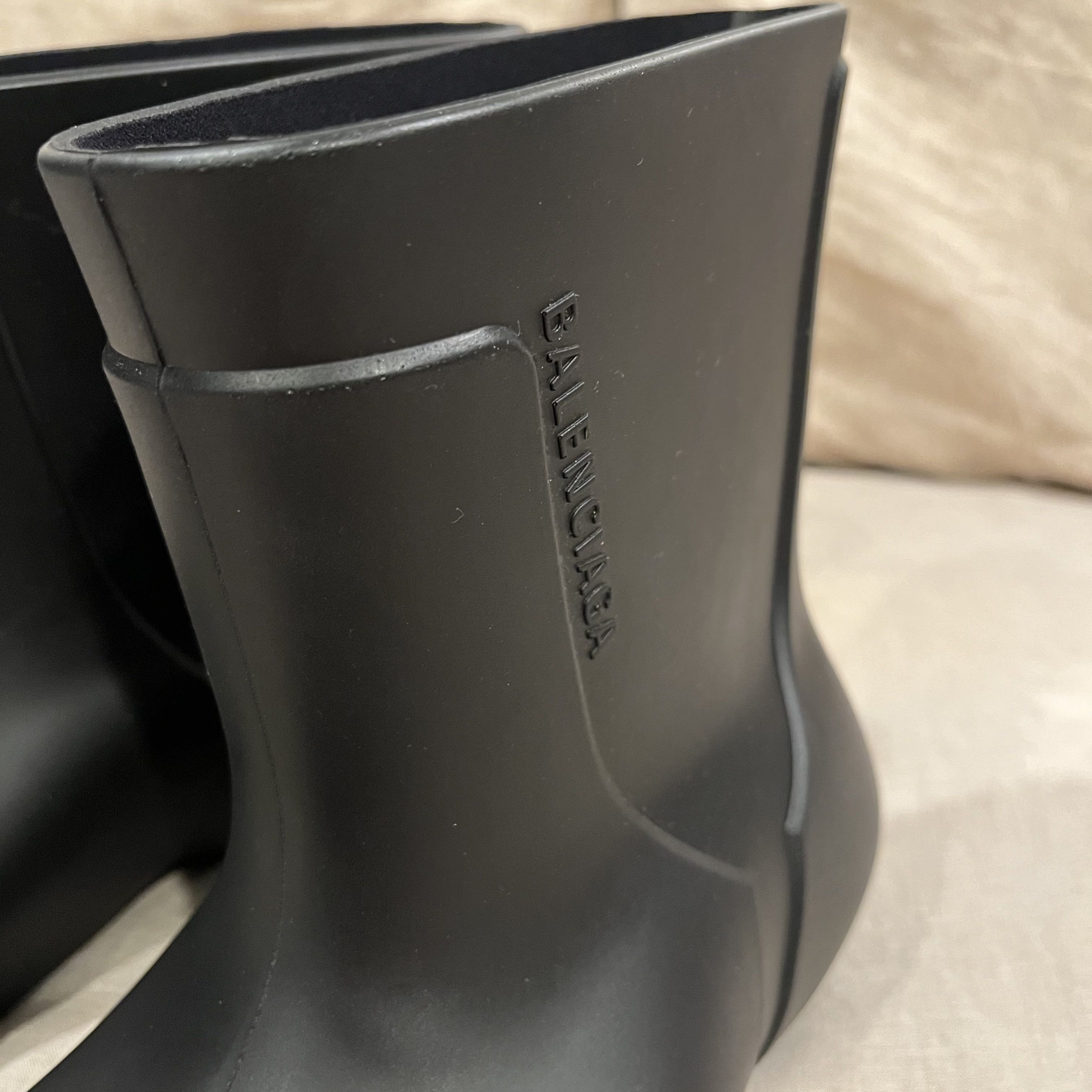 $1050 Balenciaga Excavator Ankle Boot, Black, Size 41
