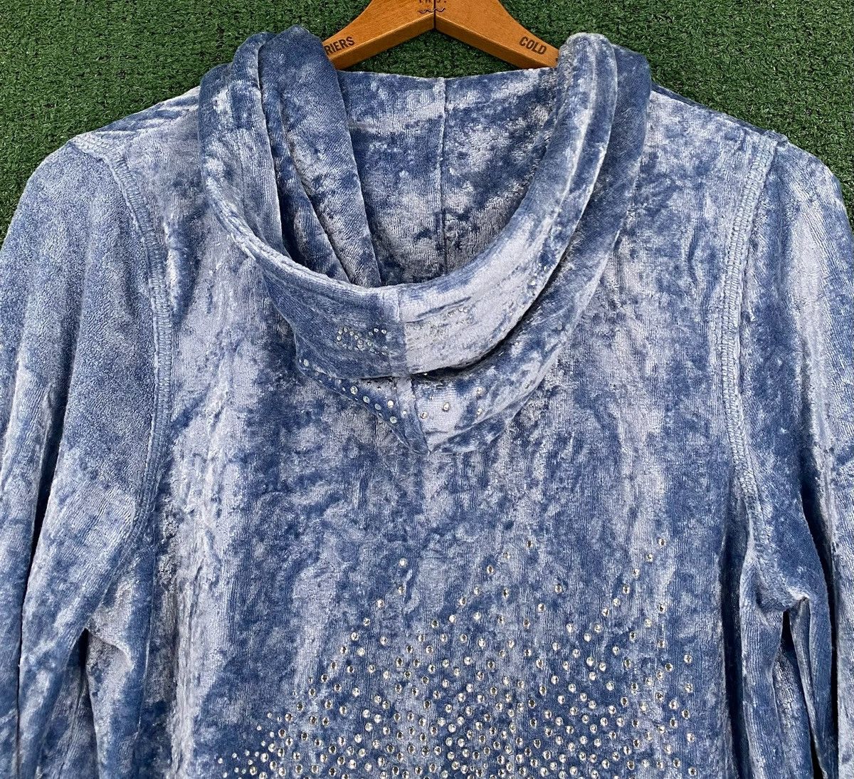 Bcbgmaxazria Y2K BCBG Maxazria Shimmer Crystals Velour Track Jacket Med Size M / US 6-8 / IT 42-44 - 7 Thumbnail
