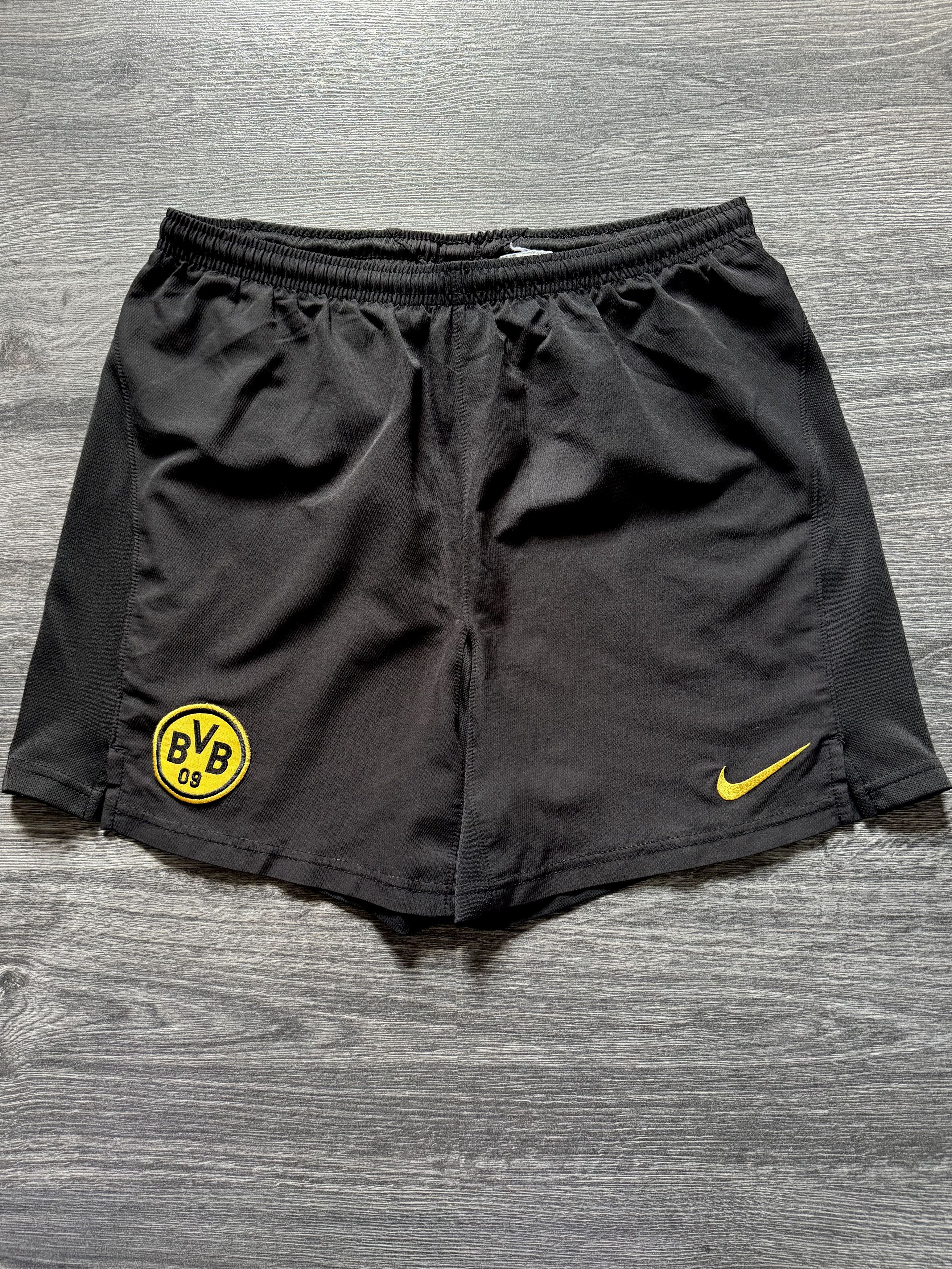 Nike Nike Borussia Dortmund Vintage football shorts Size US 30 / EU 46 - 3 Thumbnail