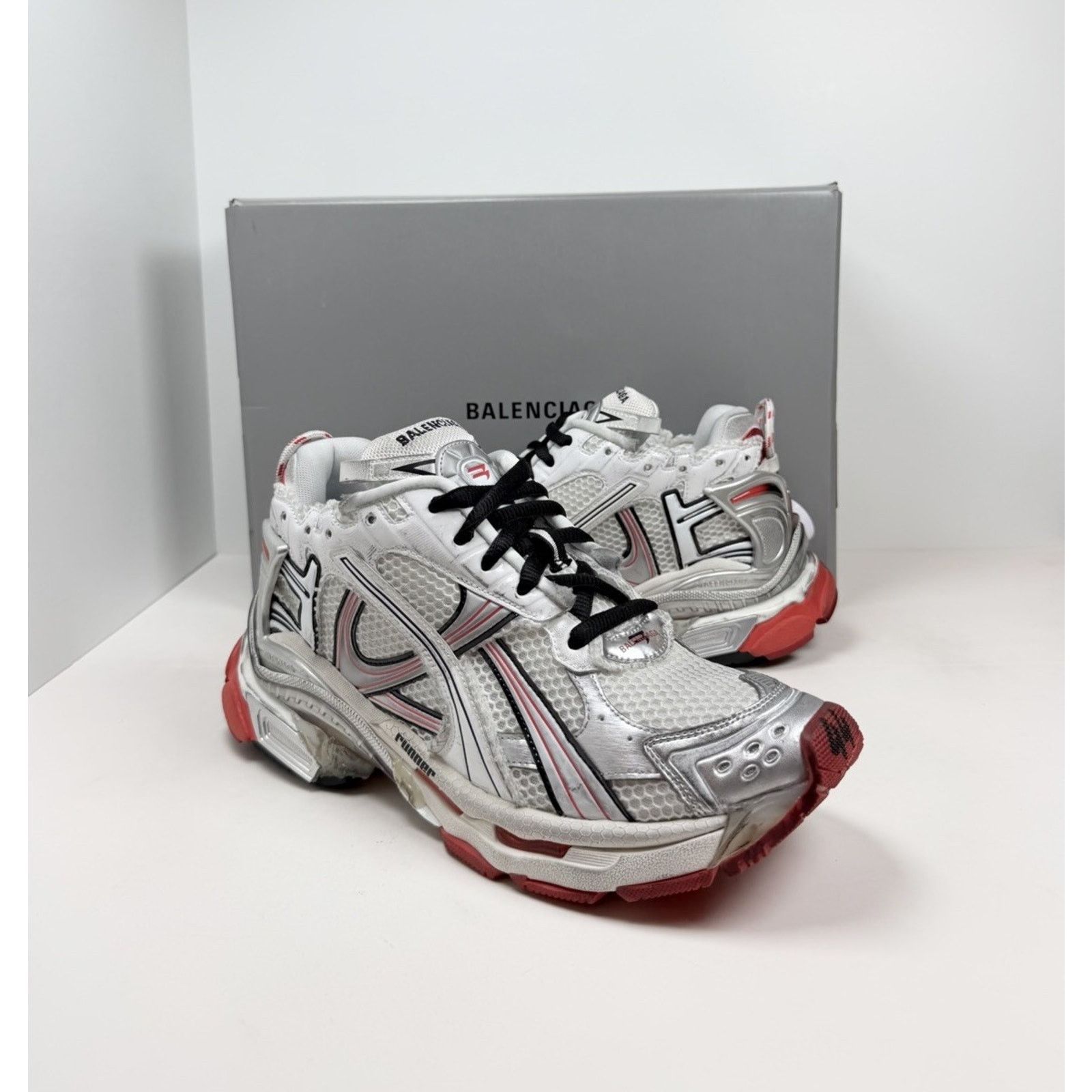Balenciaga Size 44EU/11US - Balenciaga Runner White Red NEW Size US 11 / EU 44 - 2 Thumbnail