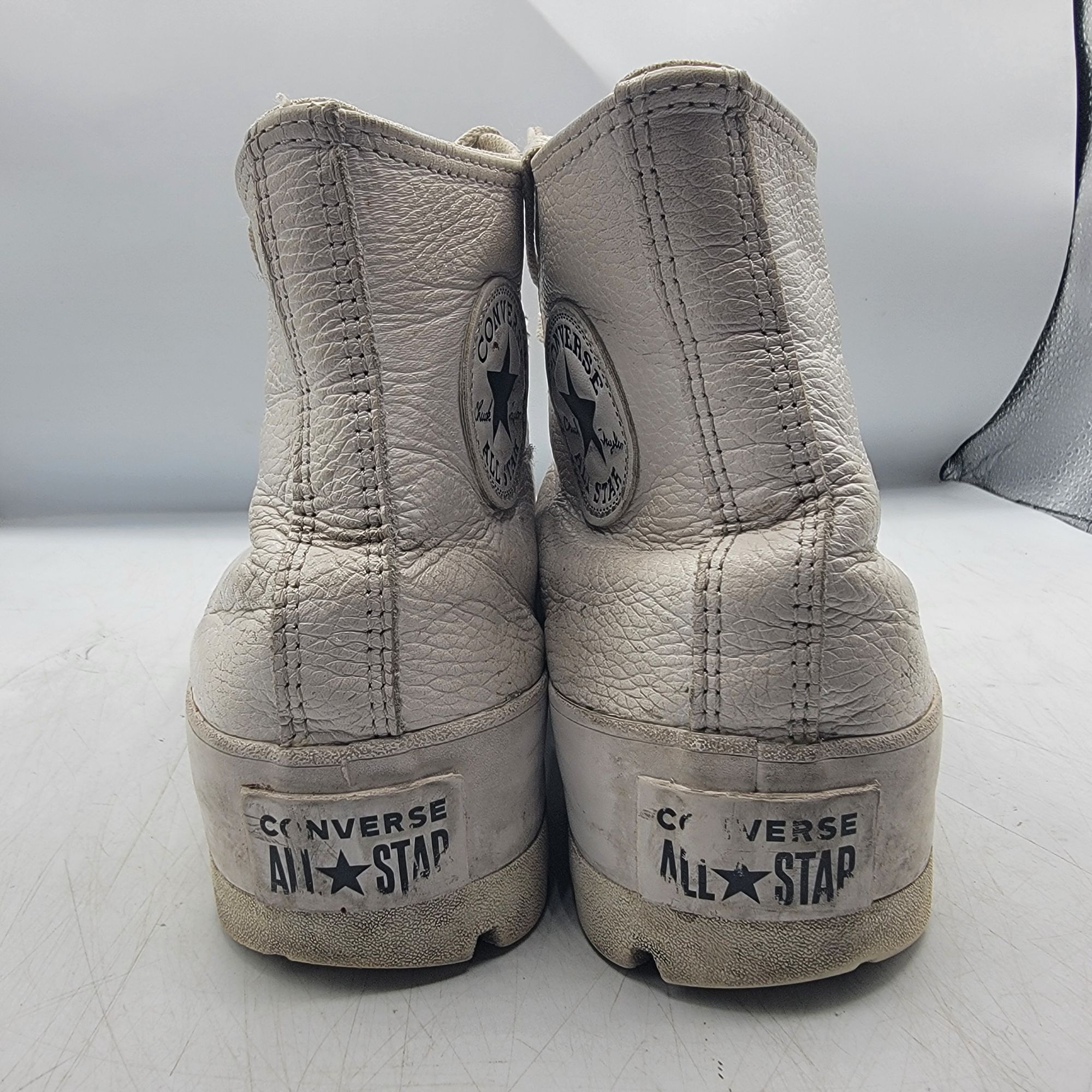 Converse Converse Chuck Taylor All Star Womens 9 Triple White Hi Lugg Size US 9 / IT 39 - 4 Thumbnail