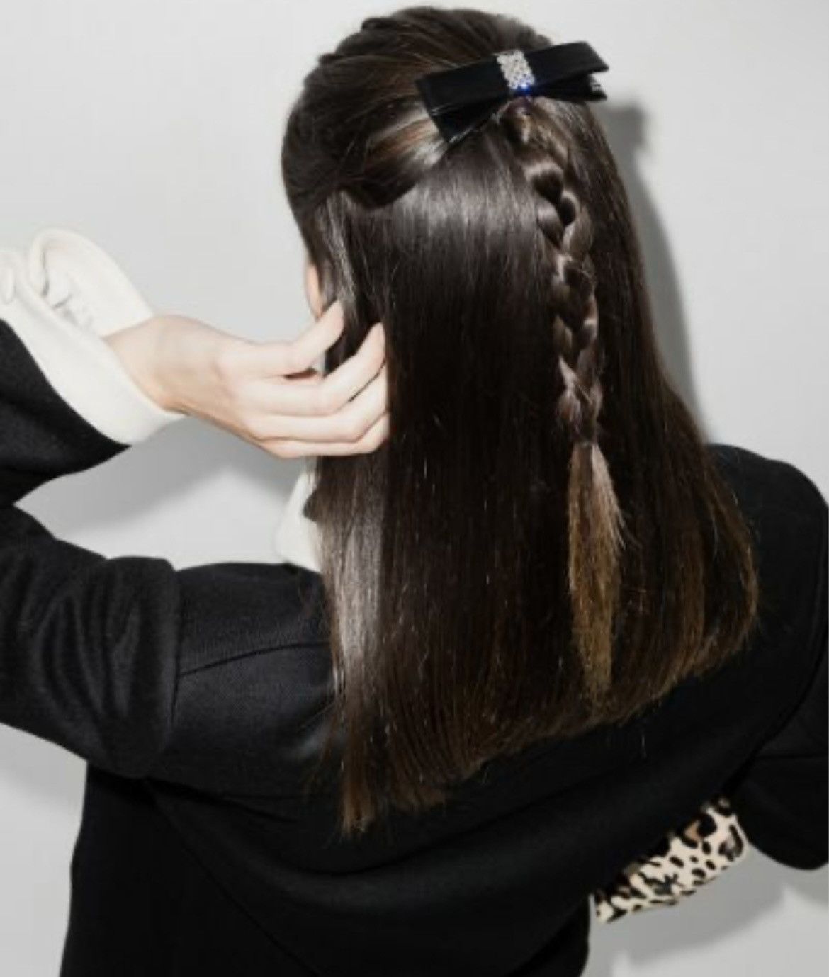 Gucci GUCCI Black Leather and Crystal Embellished Bow Hair Clip Size ONE SIZE - 10 Thumbnail