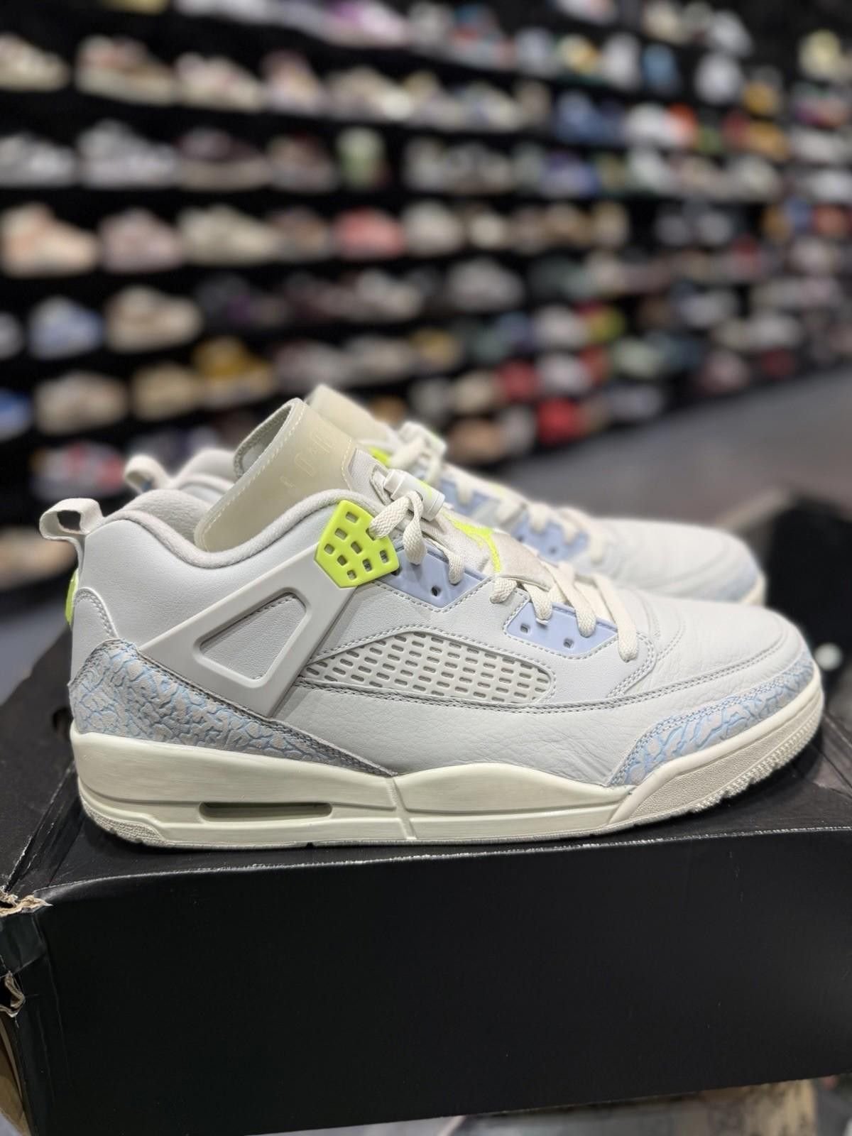 Jordan Brand Jordan Spizike Low Photon Dust Volt Sail Size 13 Authentic Size US 13 / EU 46 - 3 Thumbnail