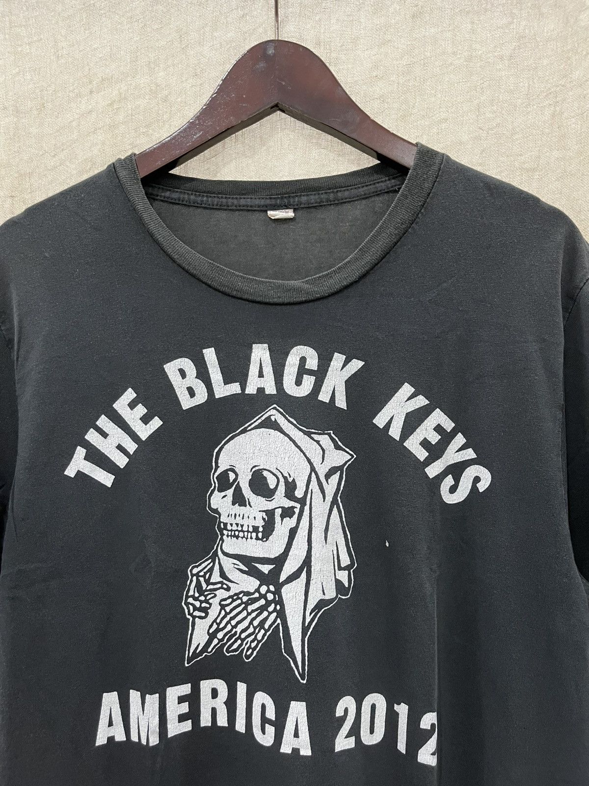 Band Tees The black keys tour 2012 tee Size US M / EU 48-50 / 2 - 3 Thumbnail