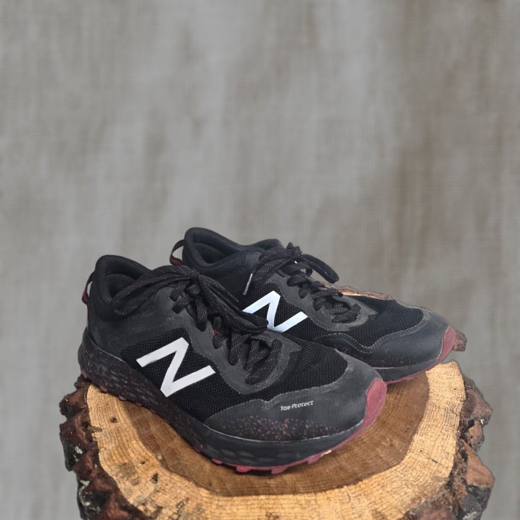 New Balance VINTAGE New Balance Fresh Foam Arishi Trail Running Sneakers Men’s Size 11.5 D Black Outdoor Athletic Size US 11.5 / EU 44-45 - 1 Thumbnail