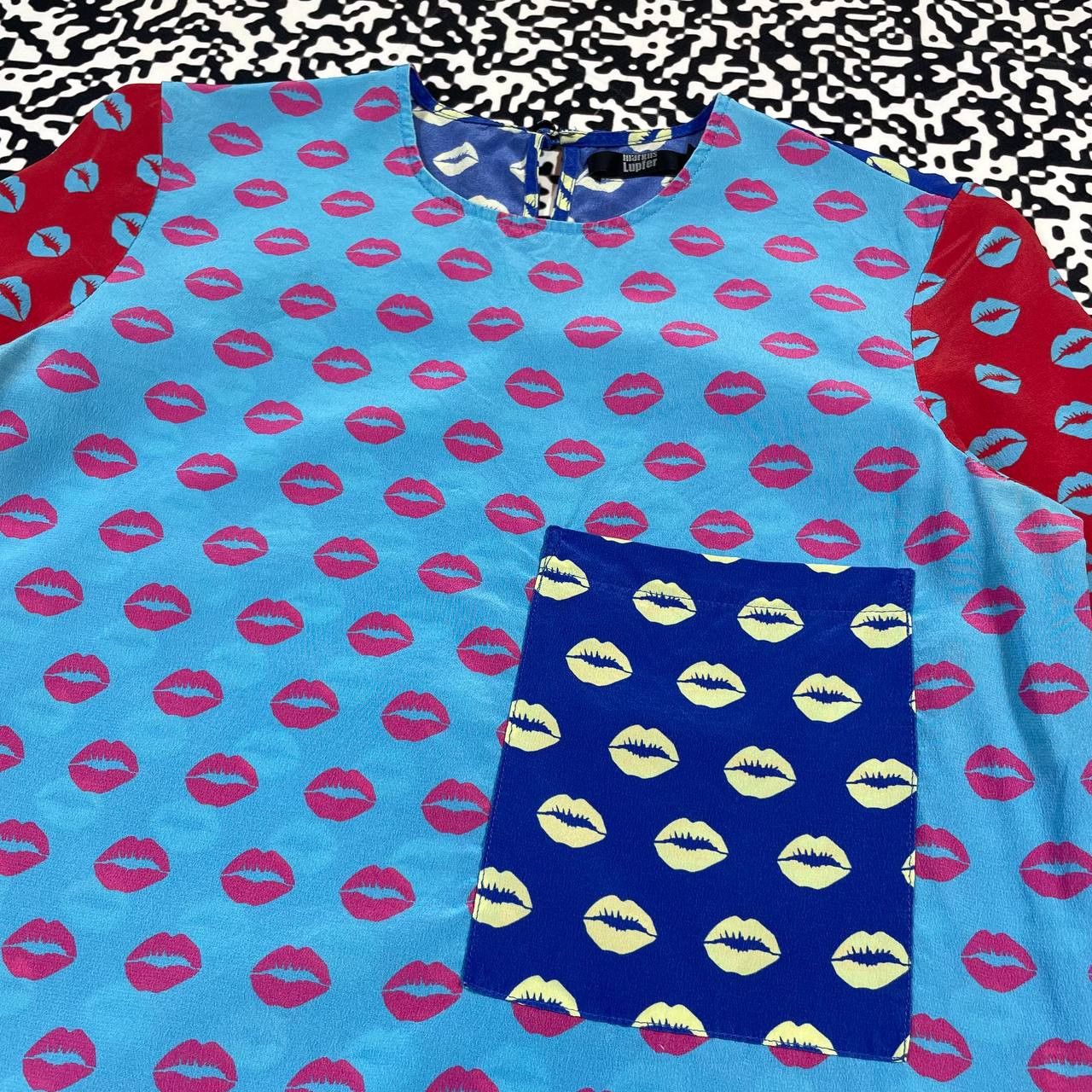 Markus Lupfer Vintage Y2K Markus Lupfer Silk Retro Kiss Logo Shirt Luxury Size XS / US 0-2 / IT 36-38 - 8 Thumbnail