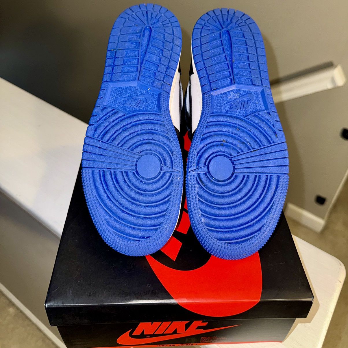 Nike Jordan 1 Retro High - Royal Toe Size US 6 / EU 39 - 6 Thumbnail
