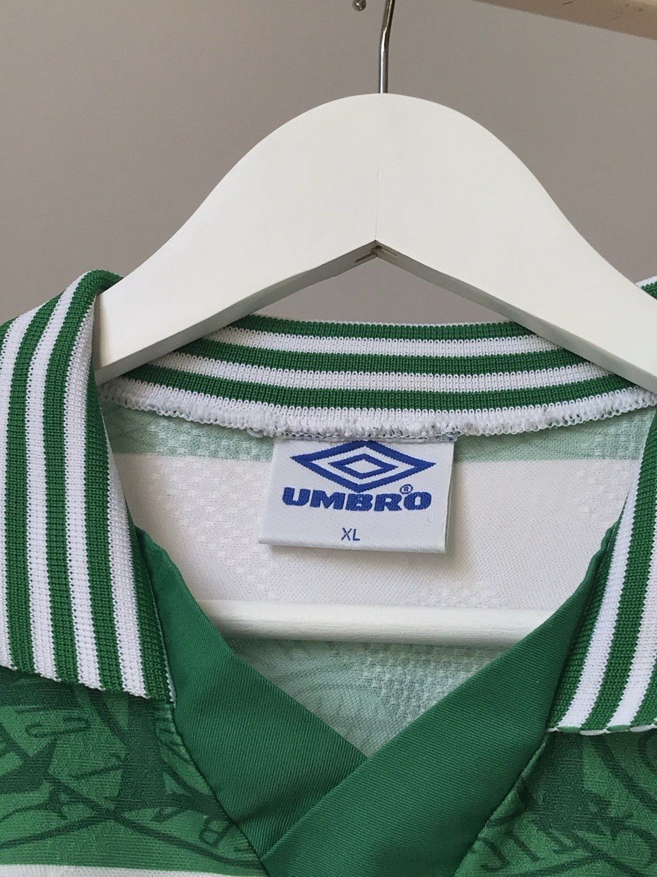 Umbro Vintage 1990s Umbro Celtic FC Retro Football Shirt Jersey Size US XL / EU 56 / 4 - 14 Thumbnail