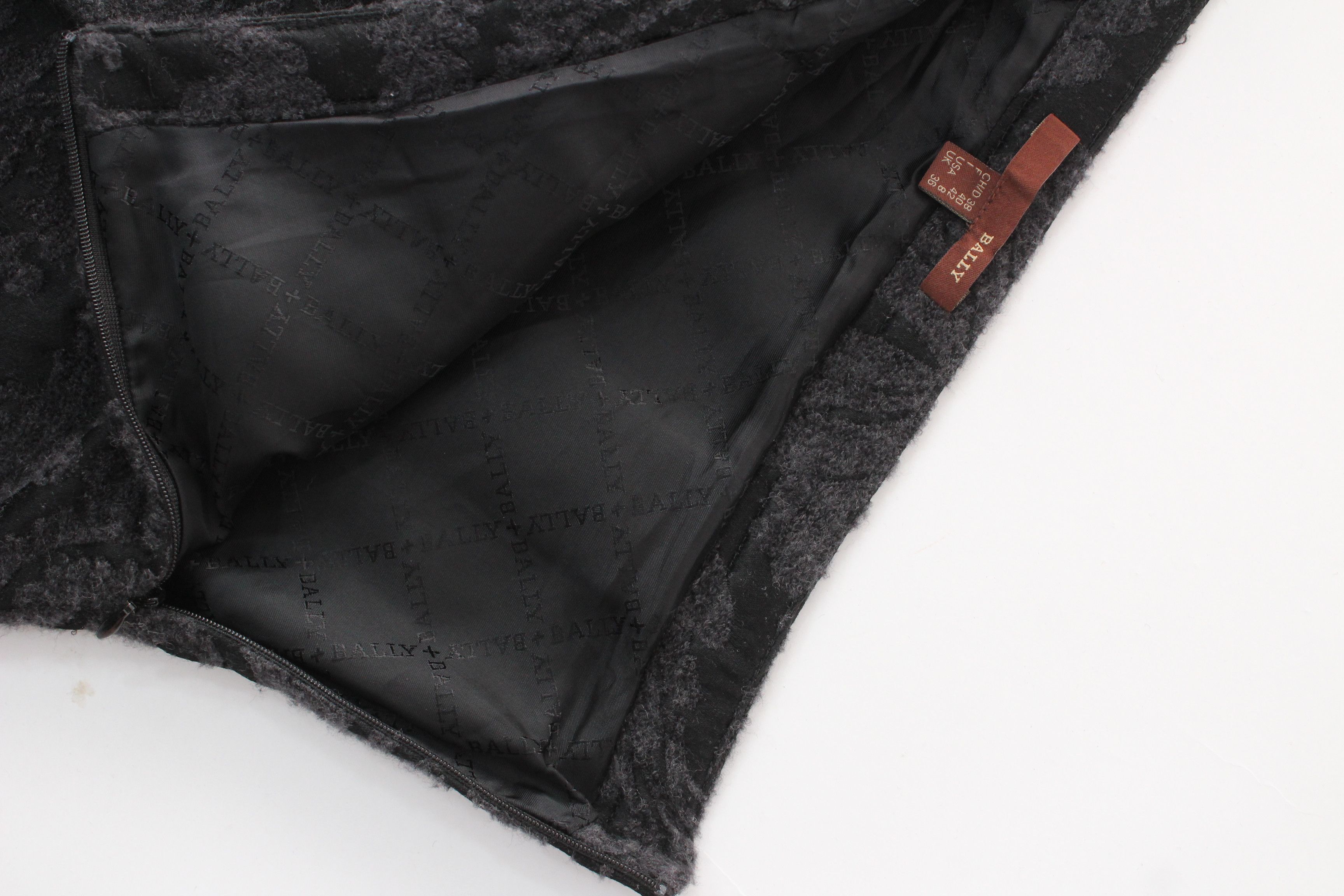 Bally Bally Skirt Wool Size US8 Authentic Hype Rare Vintage Size 30" / US 8 / IT 44 - 6 Thumbnail