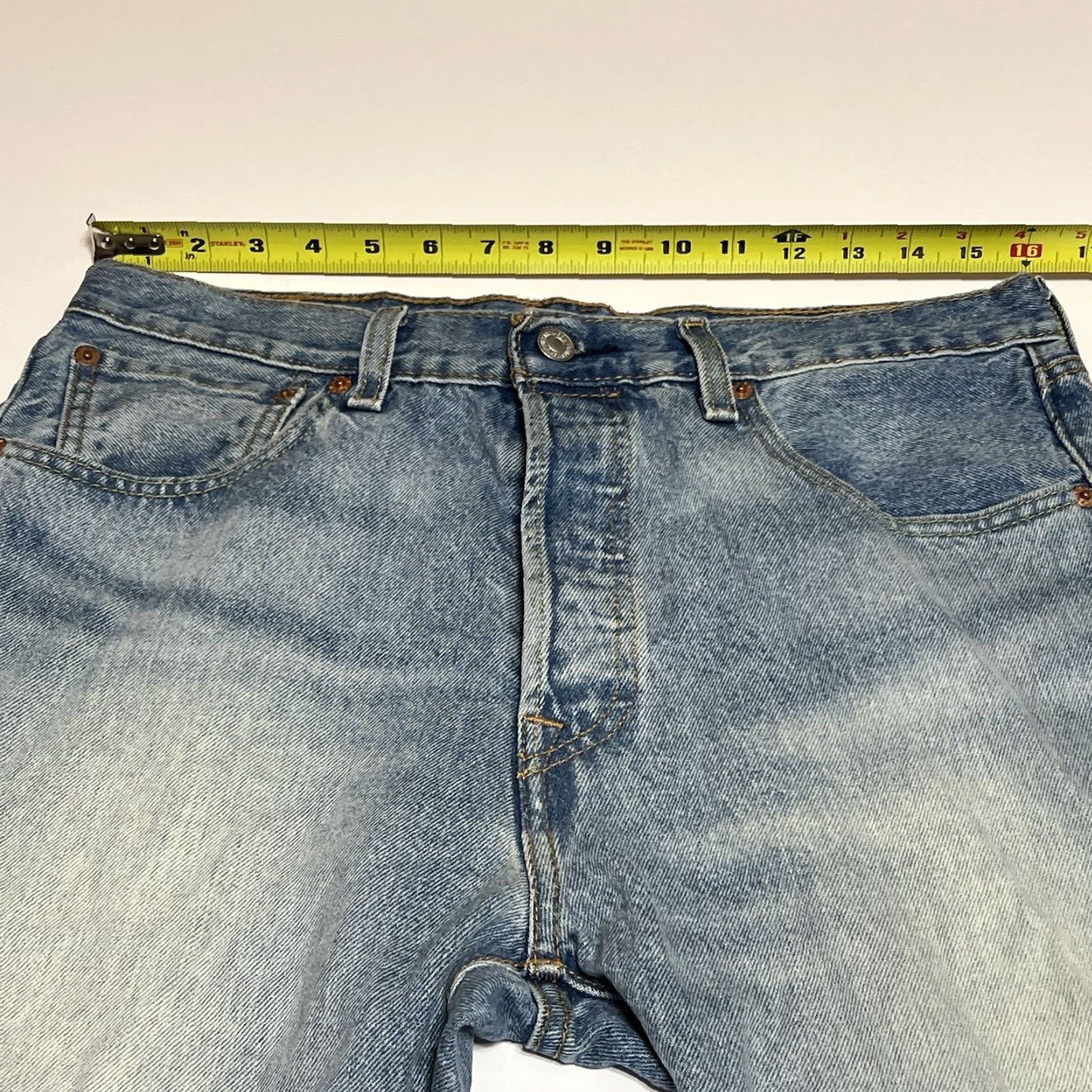Levi's Levi's 501 Jeans Men 32 Regular Blue Light Wash Denim Button Fly 5-Pocket Distressed Comfort Regular Size US 32 / EU 48 - 3 Thumbnail