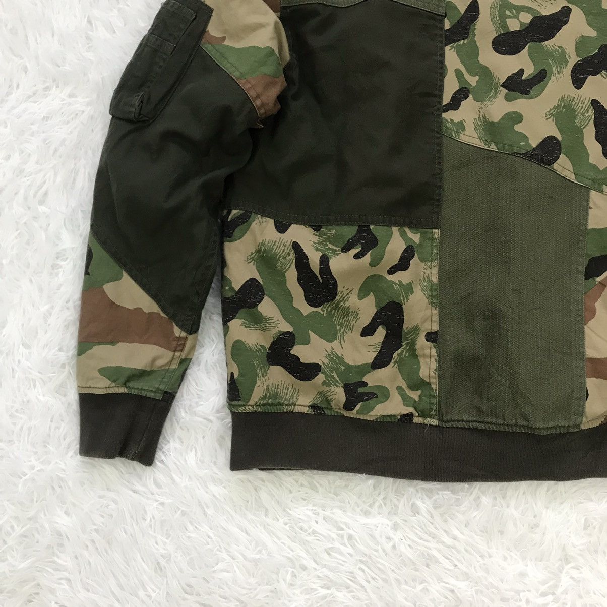 Japanese Brand Rosebud Couples Reversible Bomber Jacket (brokenzip) Size US M / EU 48-50 / 2 - 18 Thumbnail