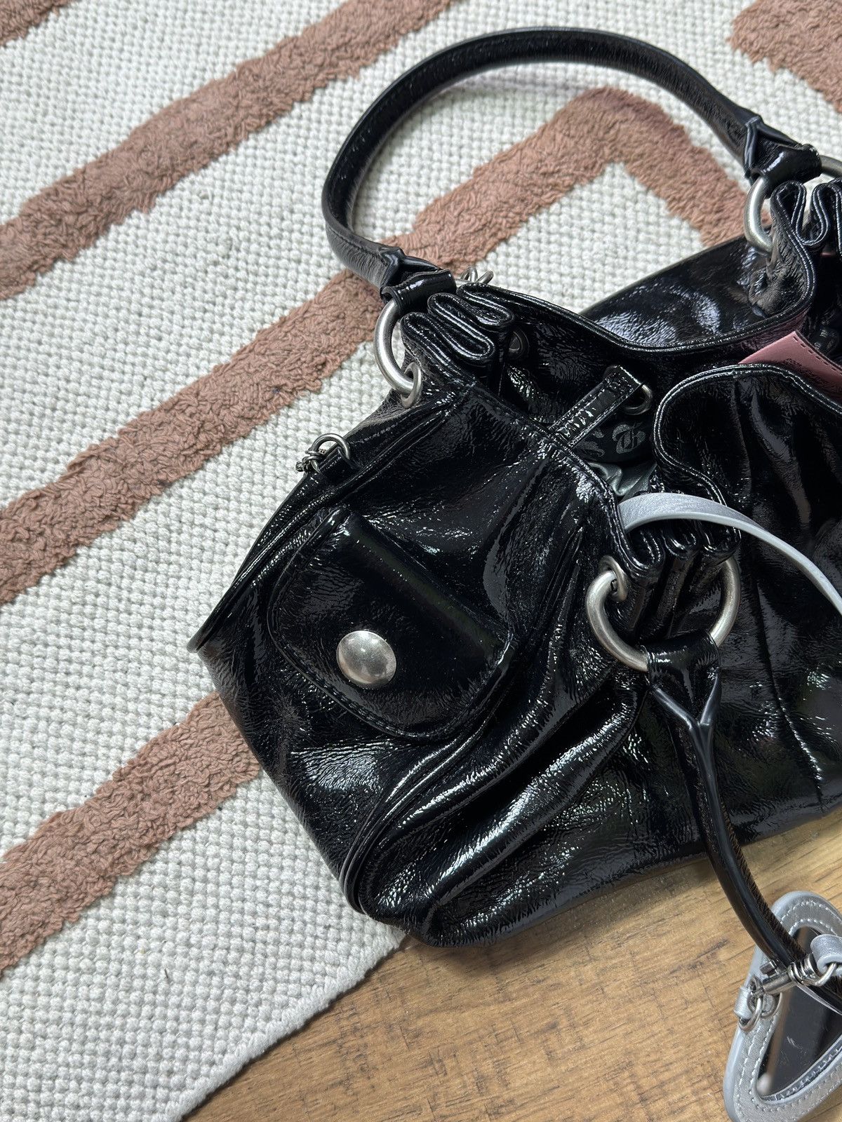 Juicy Couture VINTAGE LACQUER JUICY COUTURE 2000s BAG Size ONE SIZE - 7 Thumbnail