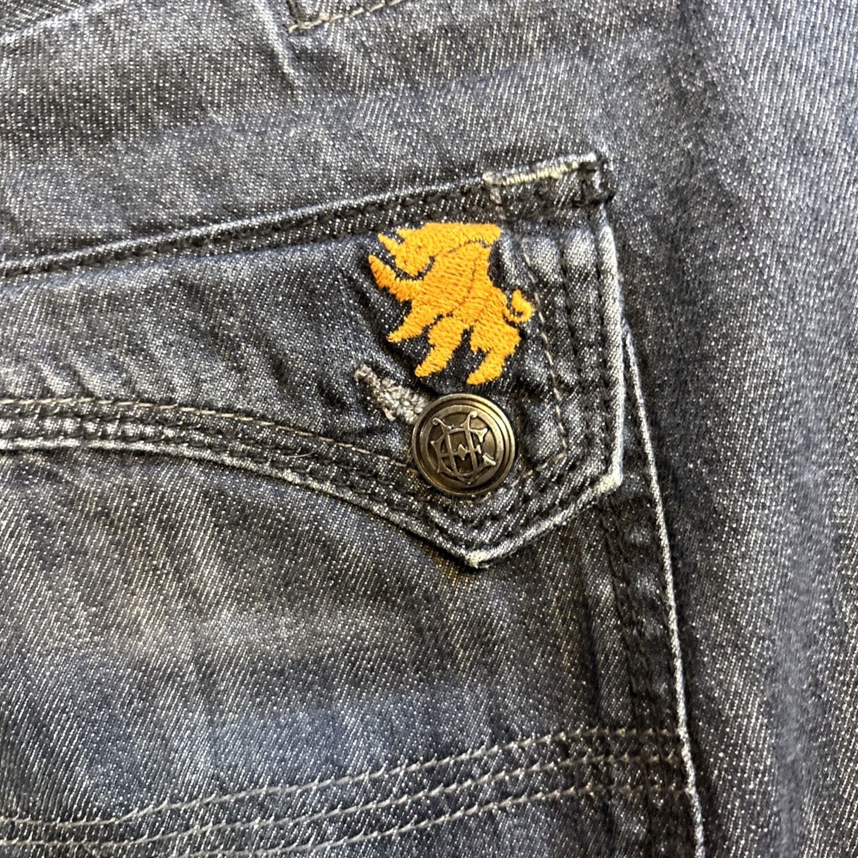 Ecko Unltd. VINTAGE Ecko Unltd. Denim Shorts Men 40 Blue Baggy Fit Y2K Hip Hop Acid Dark Wash Denim Shorts Mens Baggy Hip Hop 90s Boys Size US 40 / EU 56 - 7 Thumbnail