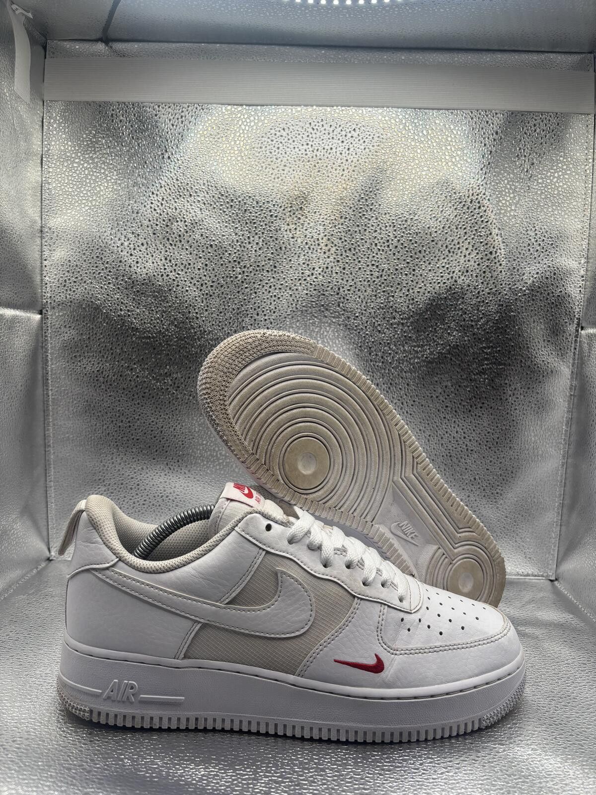 Nike Nike Air Force 1 low SE white red mini Swoosh Size US 9 / EU 42 - 1 Thumbnail