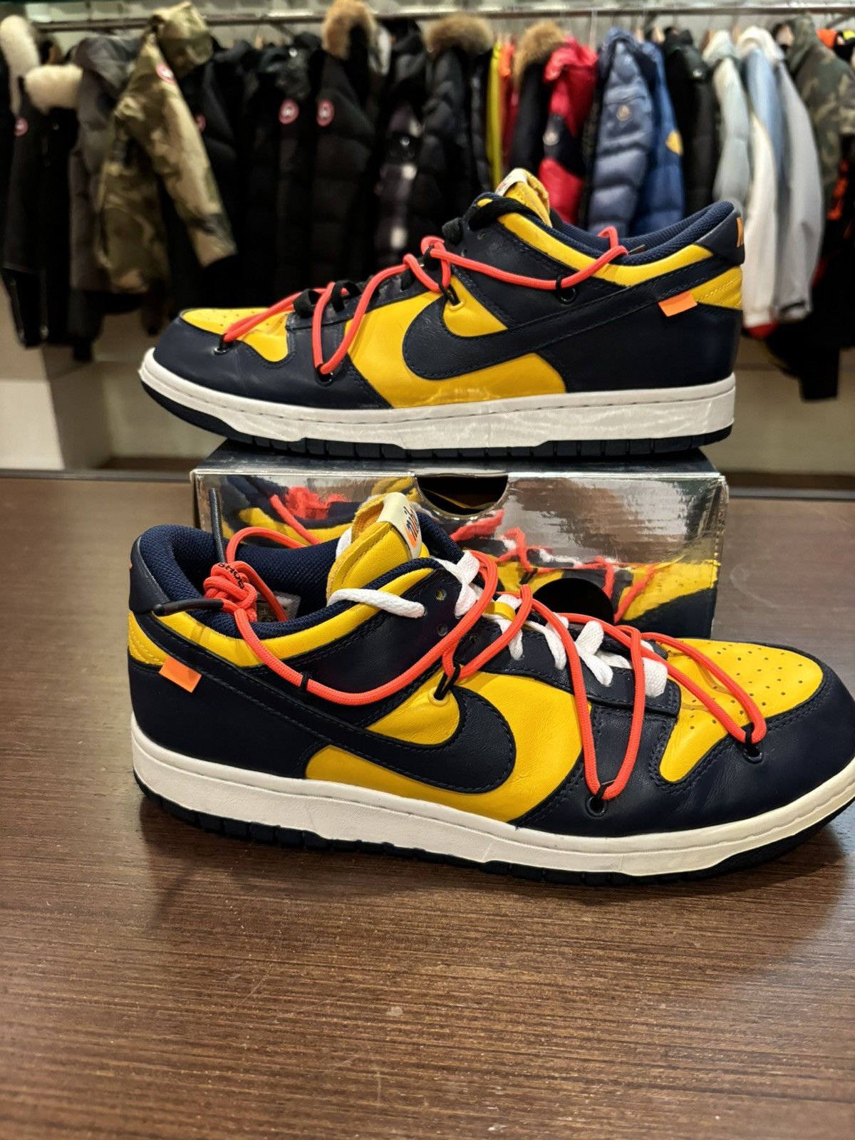 Nike × Off-White Nike Dunk Low ‘Off-White’ ‘Michigan’ Size US 10.5 / EU 43-44 - 2 Thumbnail