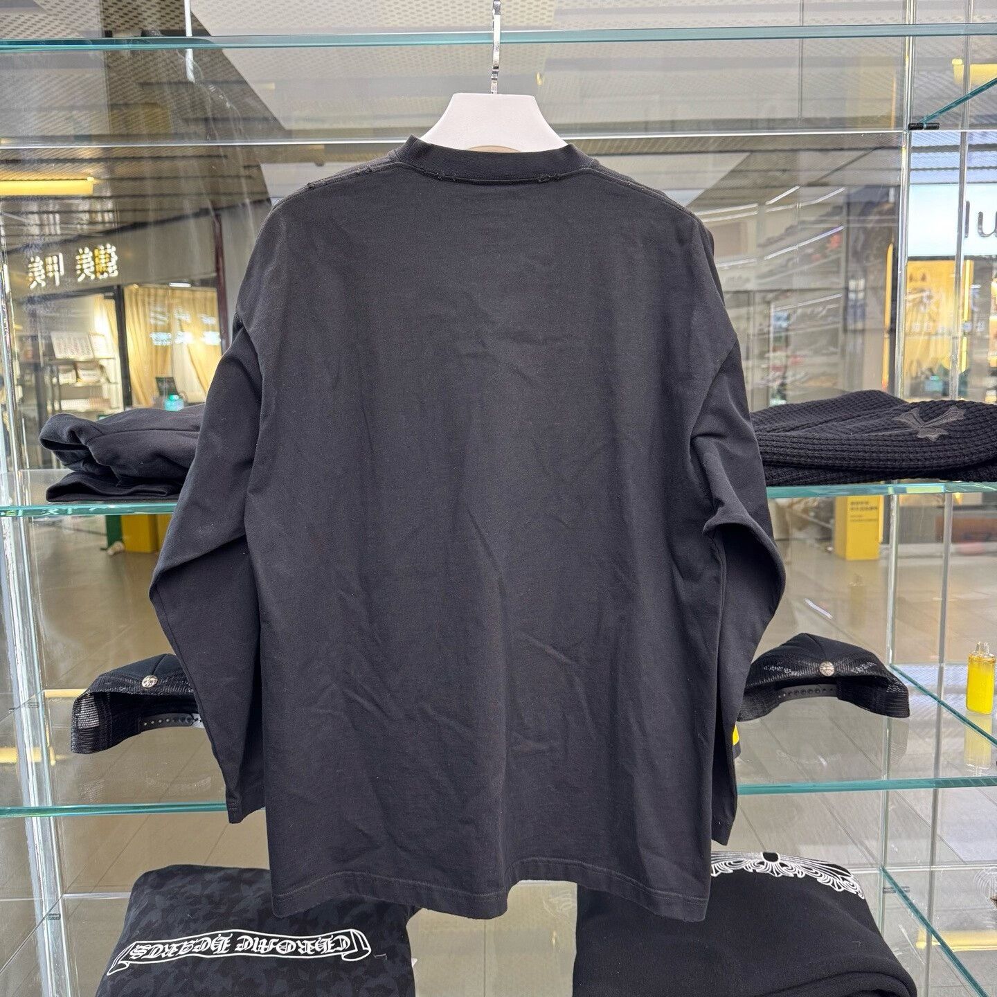 Balenciaga black balenciaga long sleeve logo t-shirt Size US S / EU 44-46 / 1 - 2 Thumbnail