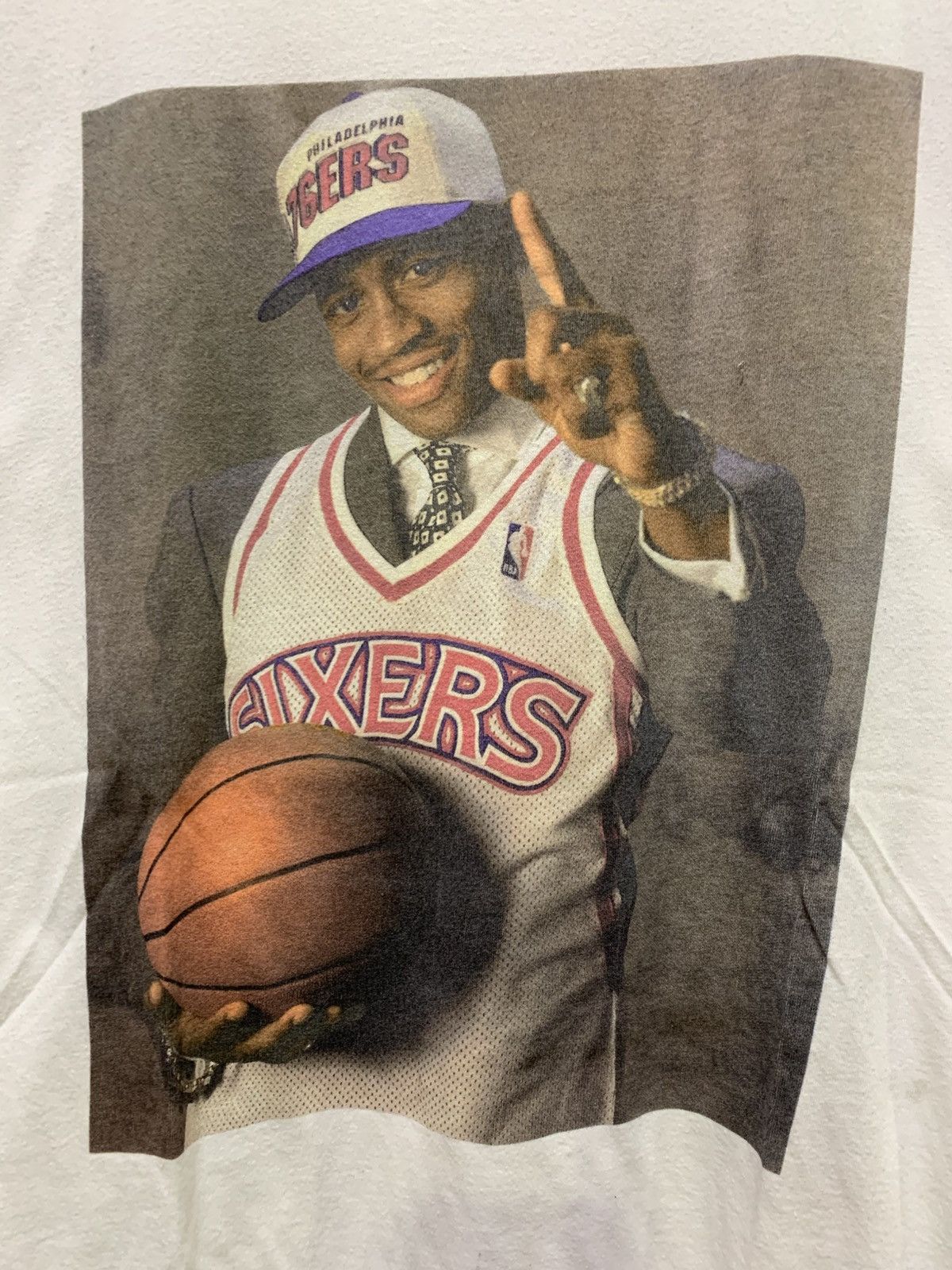 Mitchell & Ness Mitchel & Ness Allen Iverson Philadelphia 76ers Size US L / EU 52-54 / 3 - 3 Thumbnail