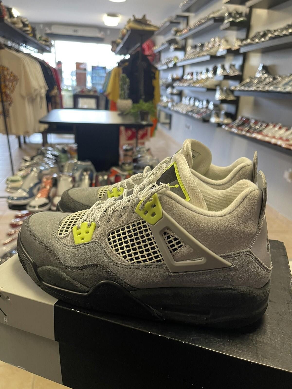 Jordan Brand Jordan 4 Retro SE 95 Neon 2020 Size 7y/8.5w Volt CT5343-007 Size US 7 / EU 40 - 5 Thumbnail