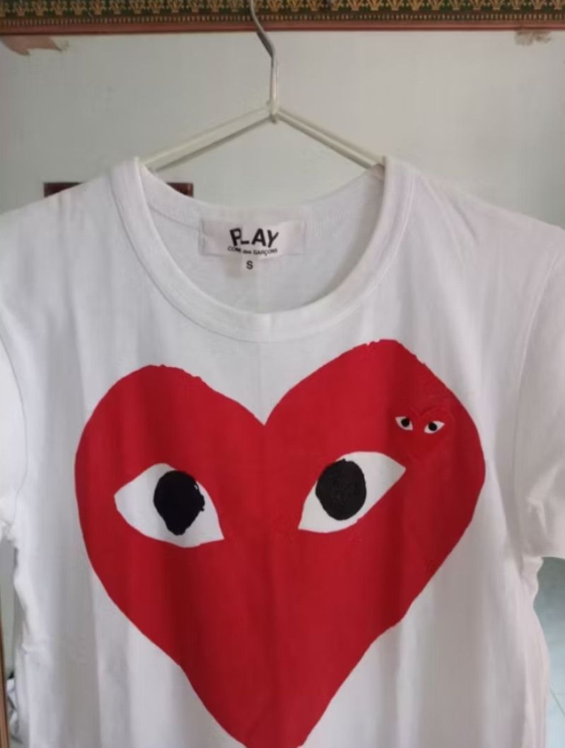 Comme des Garcons Comme des Garcons PLAY T-Shirts Size S / US 4 / IT 40 - 2 Thumbnail