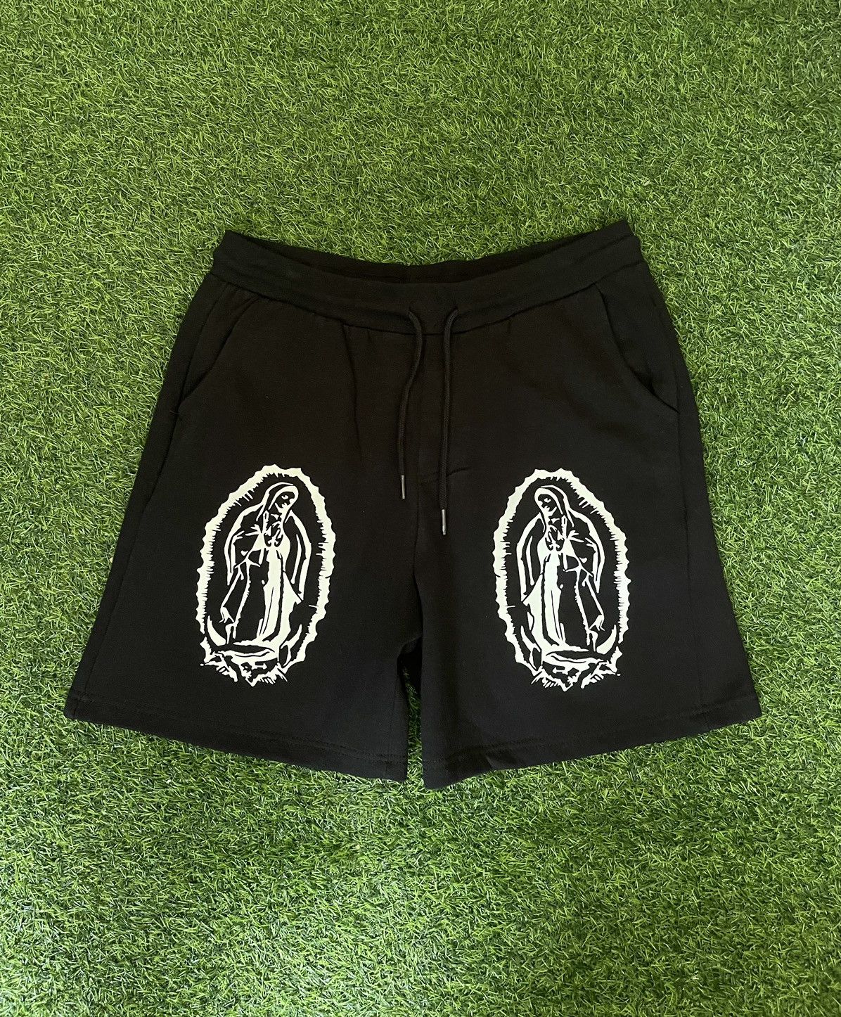 Vintage VIRGIN MARY SHORTS Size US 32 / EU 48 - 1 Thumbnail