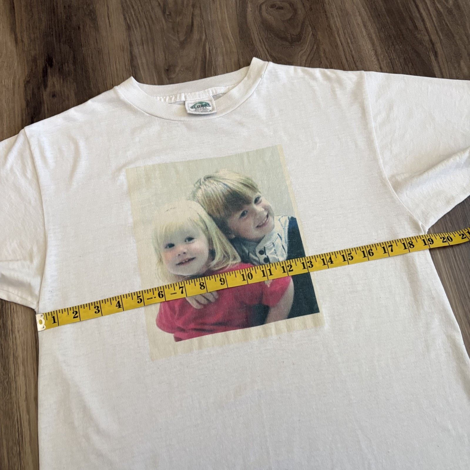 Vintage Vintage Random Baby Photo Portrait Art T-Shirt Men's Size M Size US M / EU 48-50 / 2 - 6 Thumbnail
