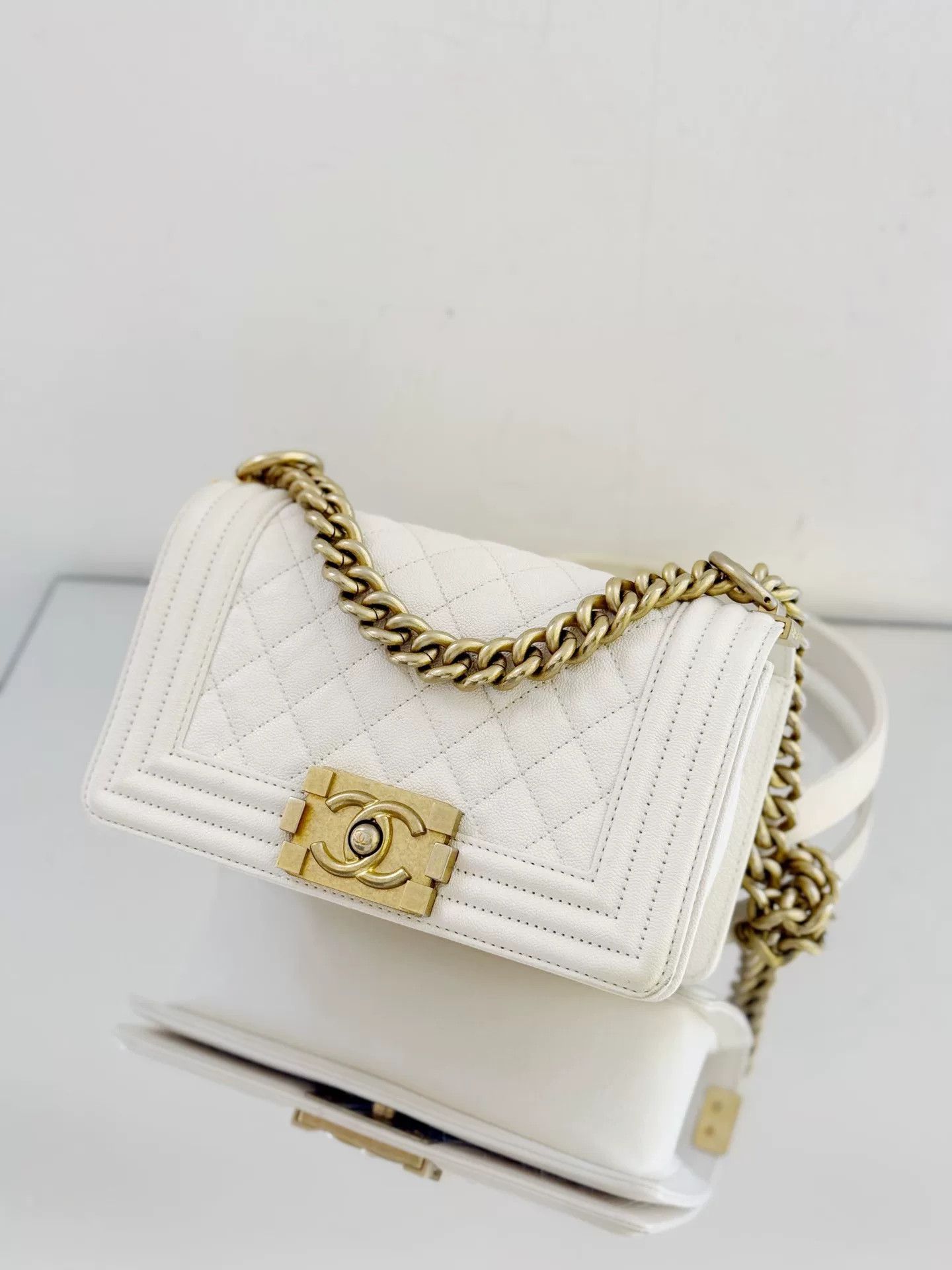 Chanel Pre-loved Bag Very good condition Size ONE SIZE - 1 Thumbnail