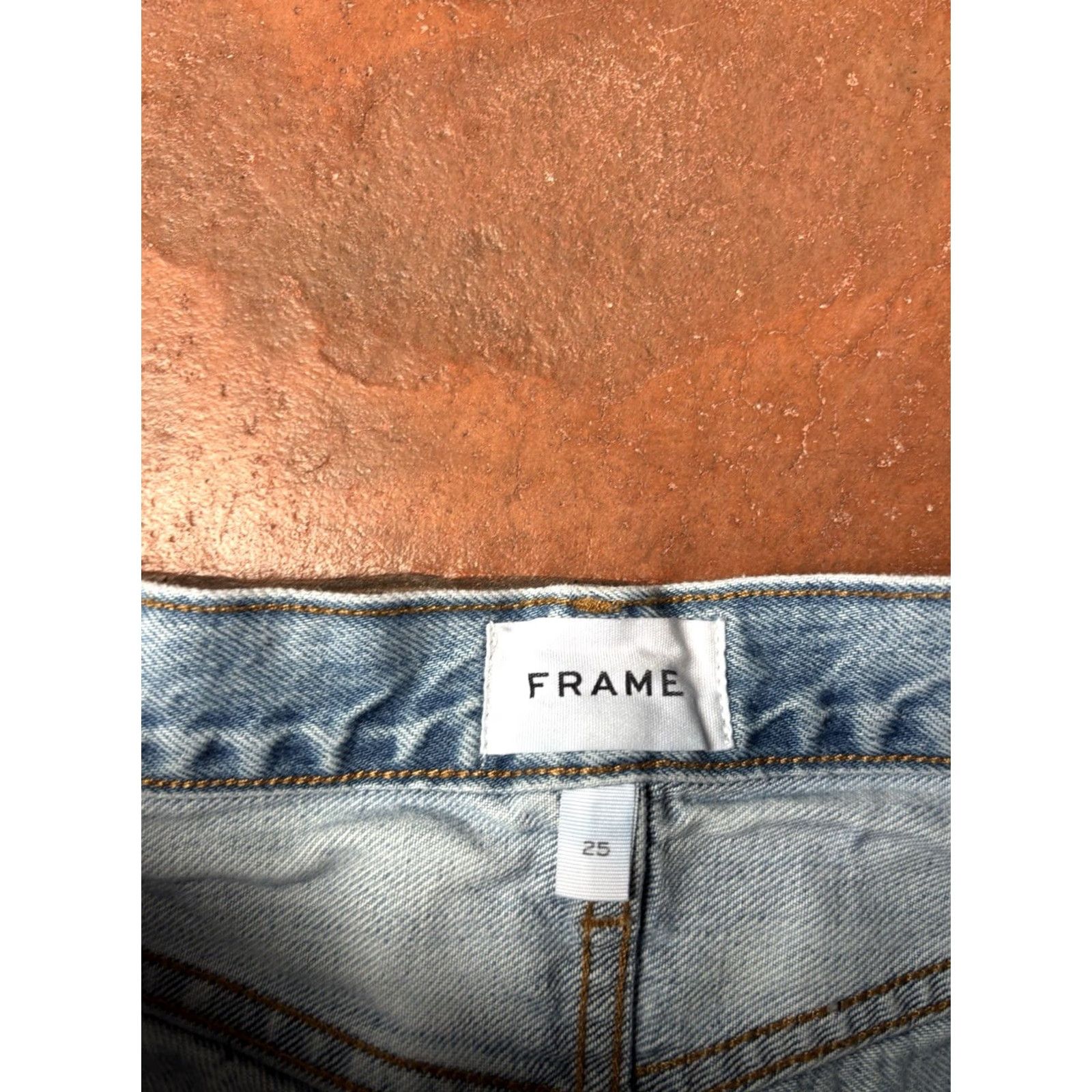 Frame VINTAGE Frame Distressed Frayed Hem Cut-Off Jean Denim Shorts Women’s 25 Blue Size 42" / US 20 - 2 Thumbnail