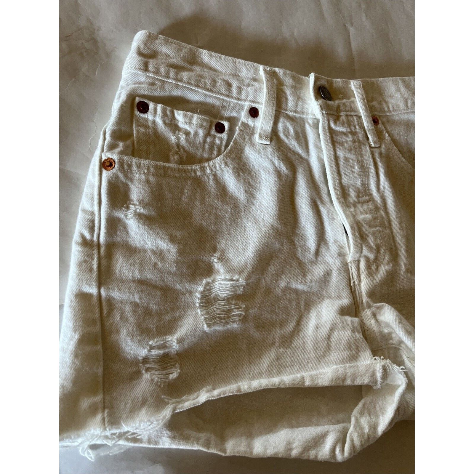 Levi's Levi's Shorts Womens 26 White 501 Jean Denim 28x3 Button Fly Size 28" / US 6 / IT 42 - 10 Thumbnail
