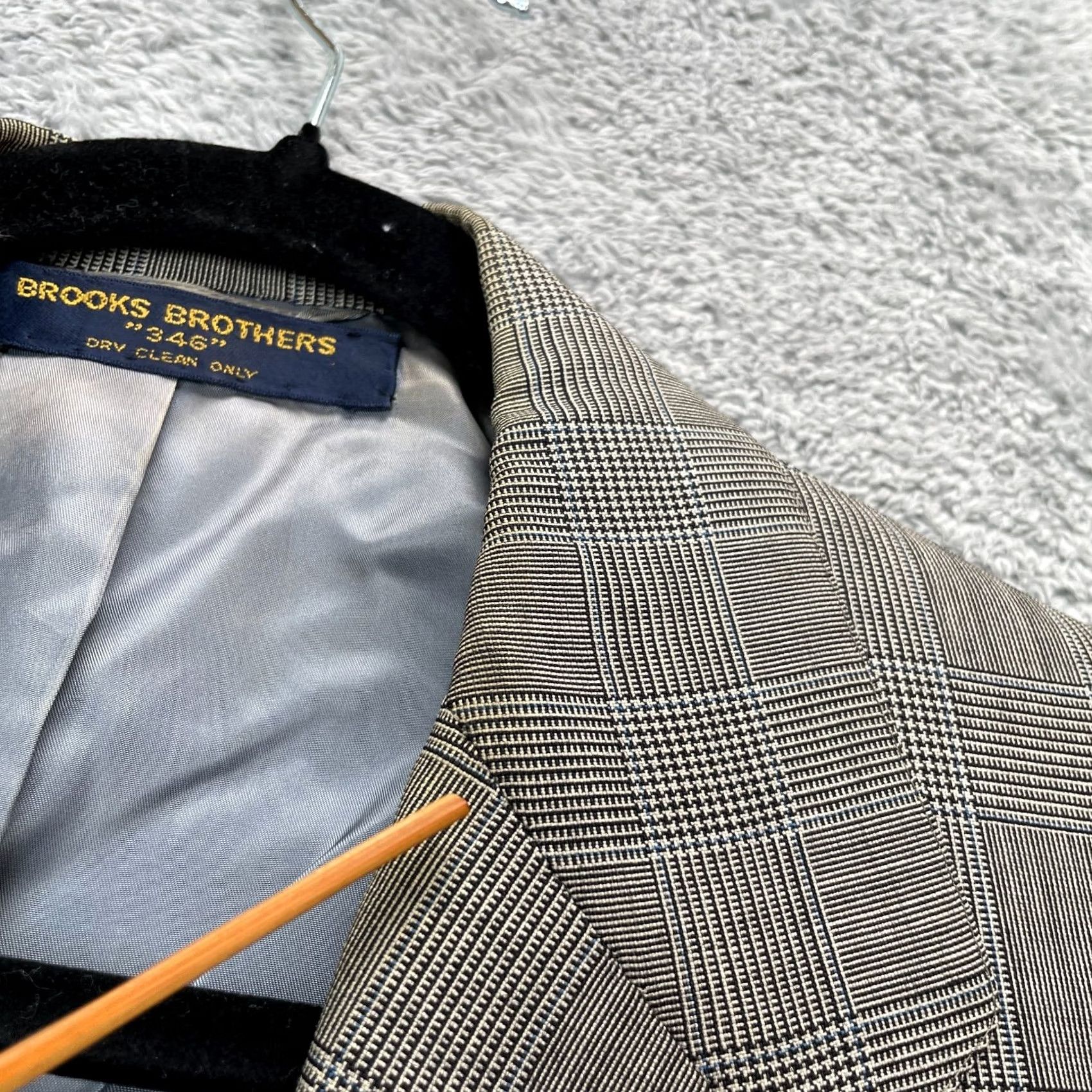 Brooks Brothers 2. The new title focuses on most important selling points and keywords: "Vintage Brooks Brothers Jacket", "Regular Gray", "45 Plaid", "Business Size US L / EU 52-54 / 3 - 6 Thumbnail
