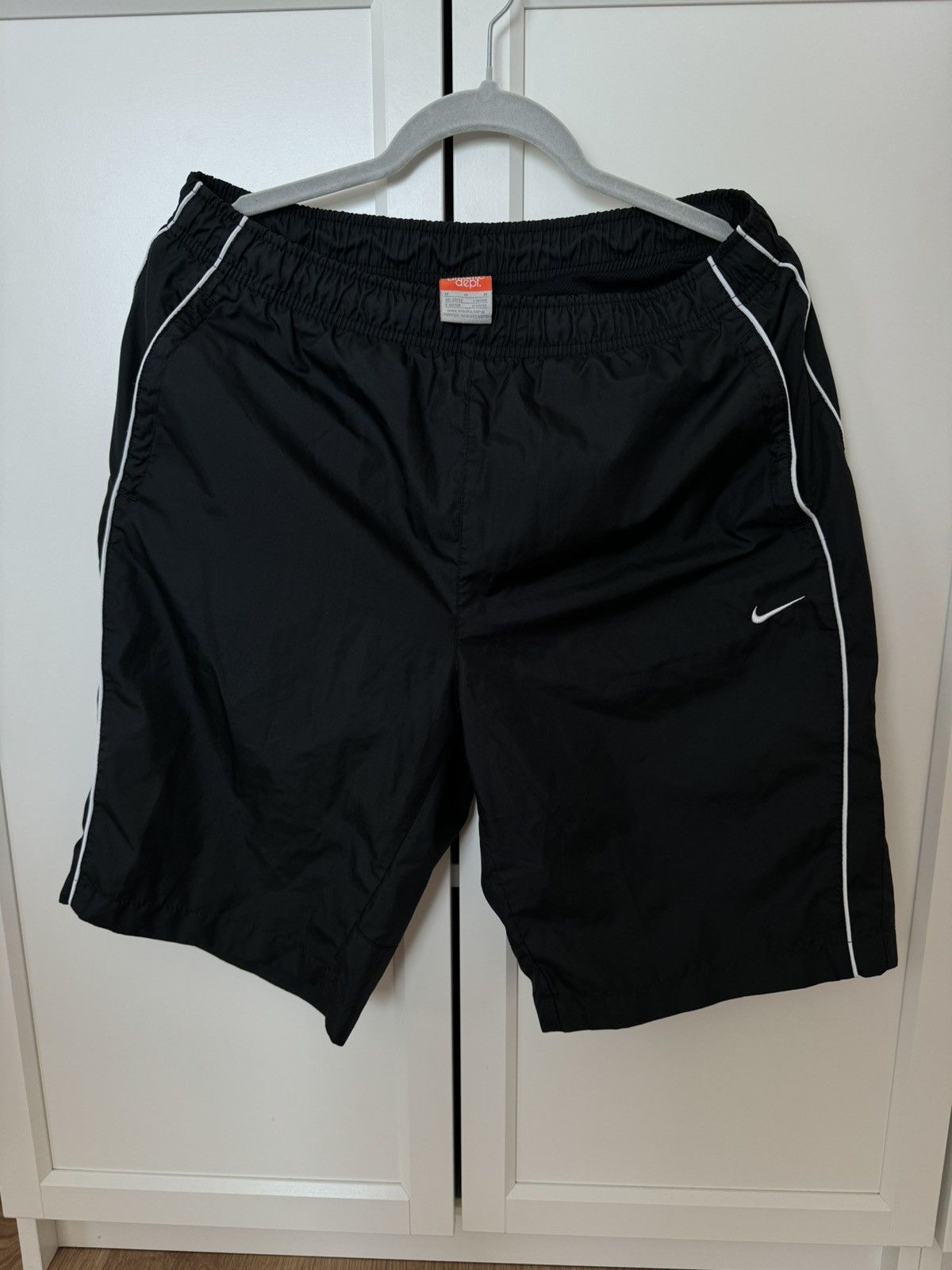 Nike Nike vintage shorts 90s 00s y2k hype Size US 34 / EU 50 - 1 Thumbnail