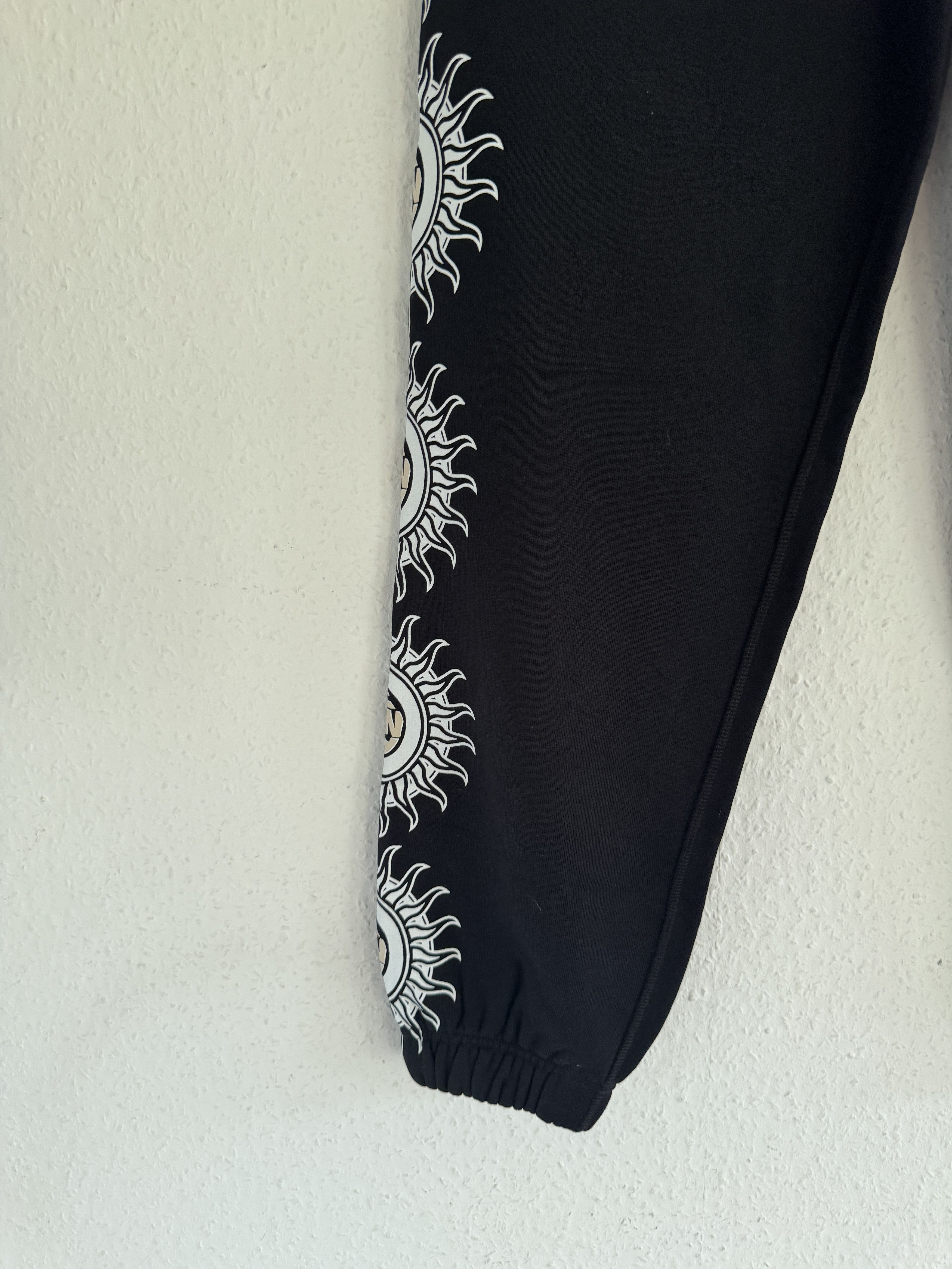 Givenchy Givenchy Black Sun Logo Joggers Size US 32 / EU 48 - 4 Thumbnail