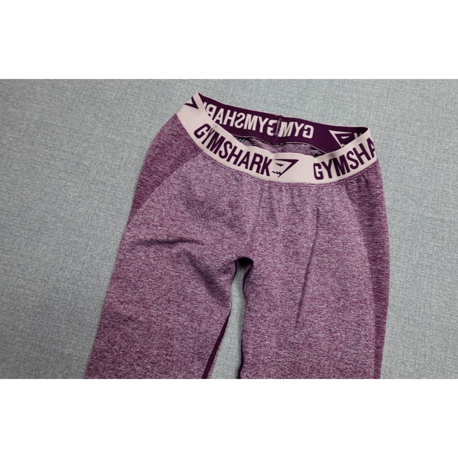 Gymshark VINTAGE? No. Gymshark Womens Leggings Cropped XS Purple Seamless High Rise Workout Yoga Pants Size 28" / US 6 / IT 42 - 2 Thumbnail