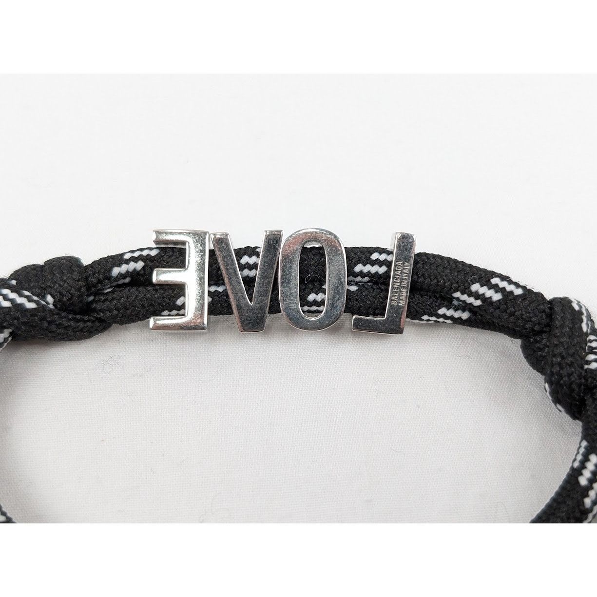 Balenciaga o1rshd1 Size: OS / Plate Love Bracelet in Black/White Size ONE SIZE - 8 Thumbnail