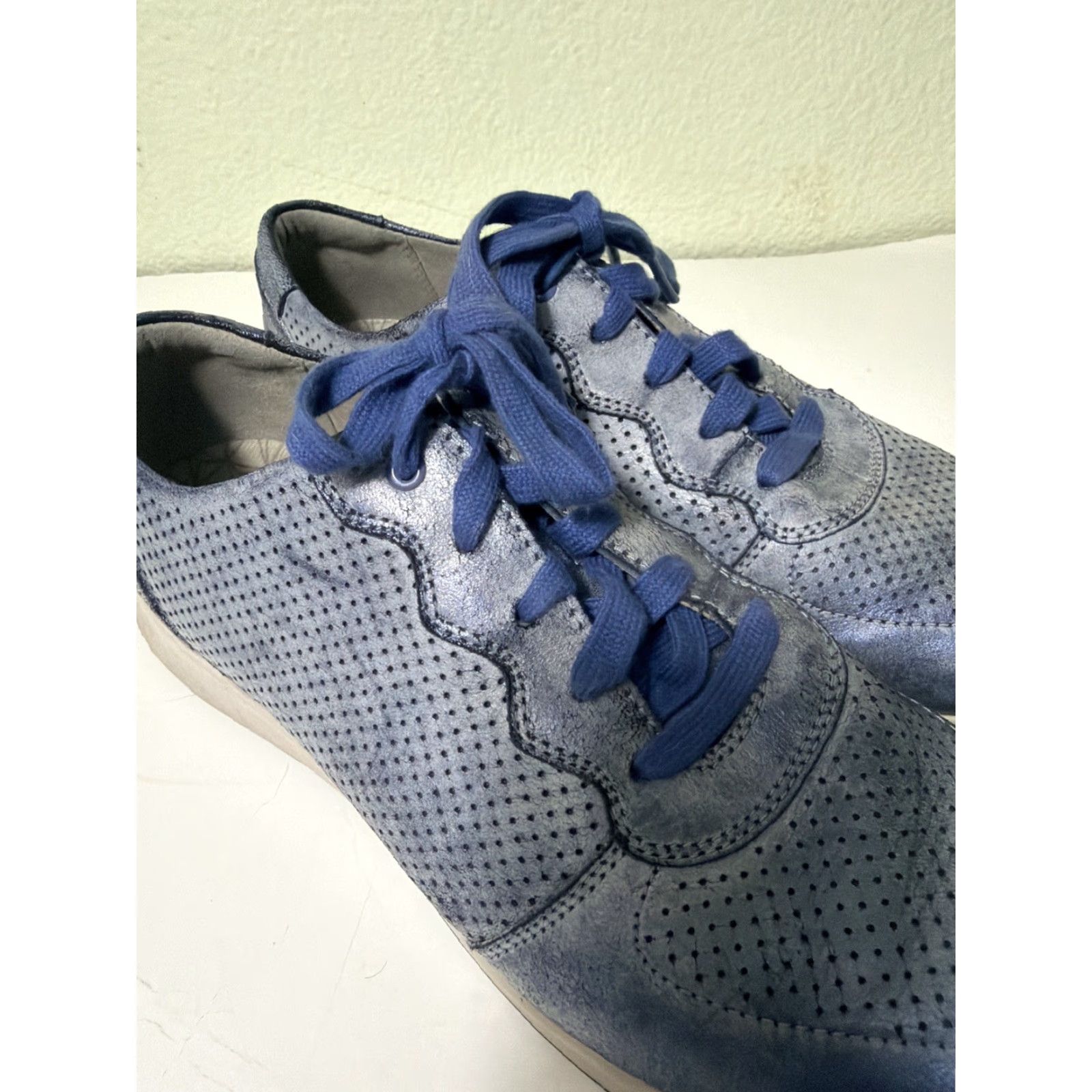 Dansko Dansko Christina Womens Blue Sneaker Leather Size 41 US 10.5-11 Geometric Round Toe Lace Up Casual Activewear Shoes Size US 11 / IT 41 - 4 Thumbnail