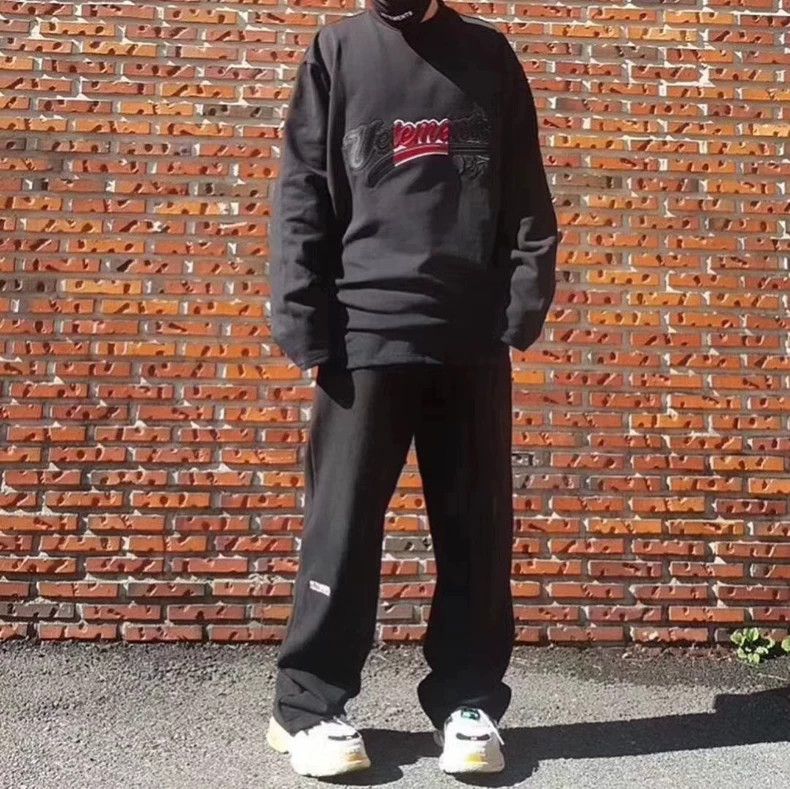 Vetements Vetements Front Patchwork Embroidered Logo Pullover Hoodie Size US M / EU 48-50 / 2 - 9 Thumbnail