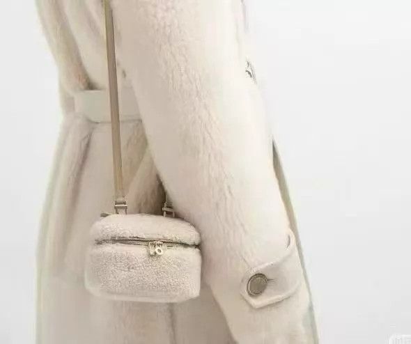 Loro Piana Loro Piana Extra Pocket 11.5 Cashfur 14x10x10 Size ONE SIZE - 9 Thumbnail