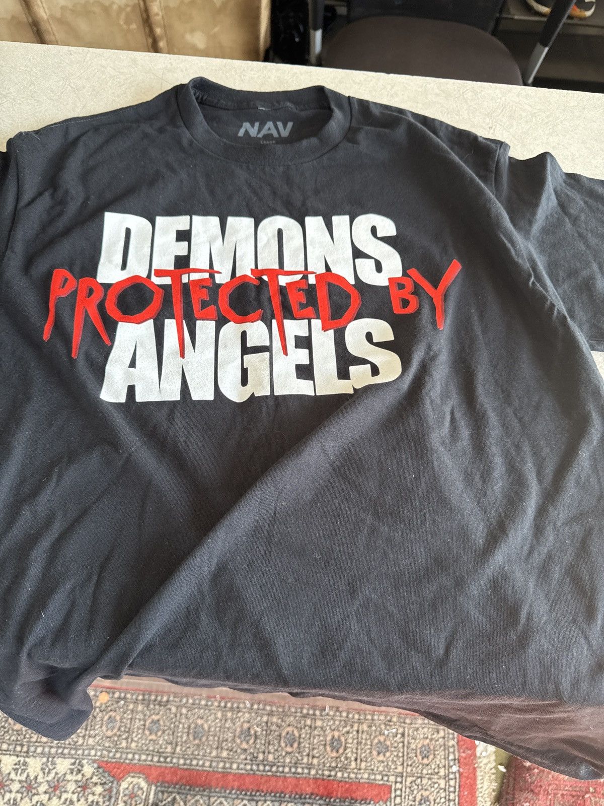NAV × Vlone Vlone DEMONS PROTECTED BY ANGELS Size US L / EU 52-54 / 3 - 1 Thumbnail