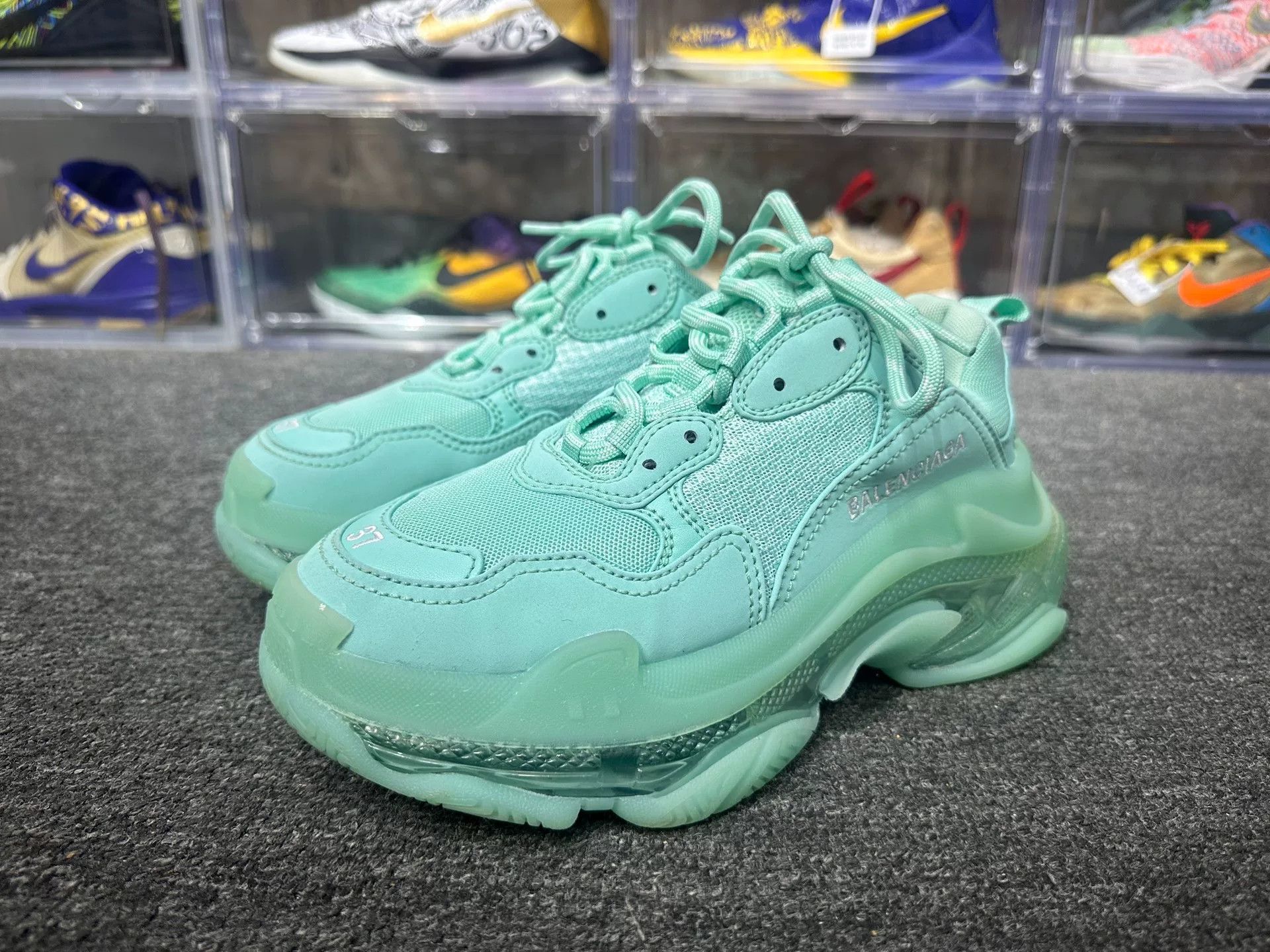 Balenciaga Balenciaga Green Lowtop Sneakers us_7 Women Size US 7 / IT 37 - 1 Thumbnail