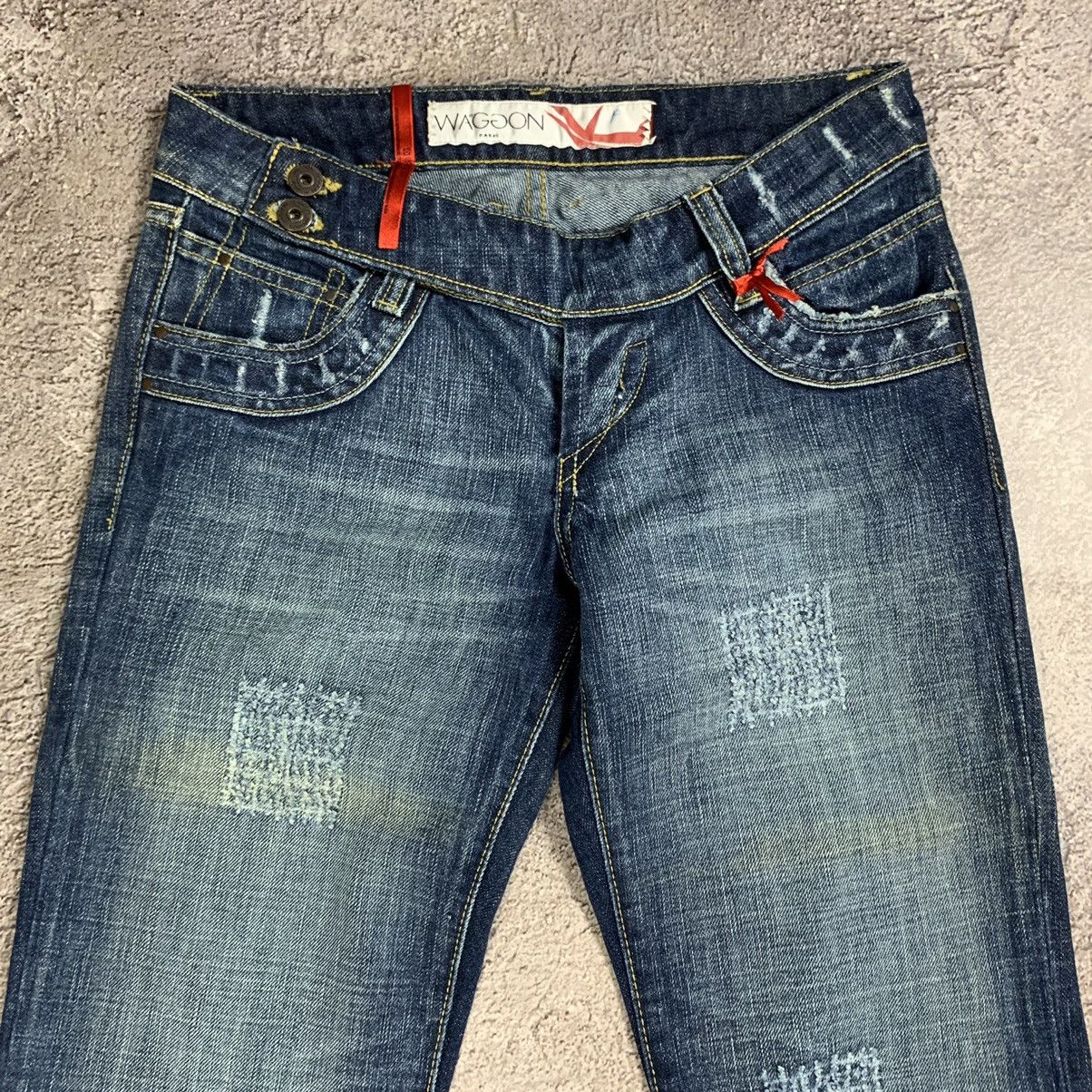 Vintage Vintage 90s Distressed Flared Low Rise Jeans Skate Logo 28 Size 28" / US 6 / IT 42 - 5 Thumbnail