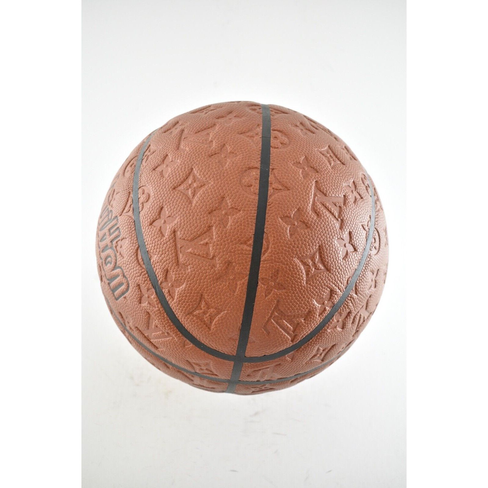 Louis Vuitton Louis Vuitton LV X NBA Basketball Logo Sporting Piece GI0665 Size ONE SIZE - 9 Thumbnail