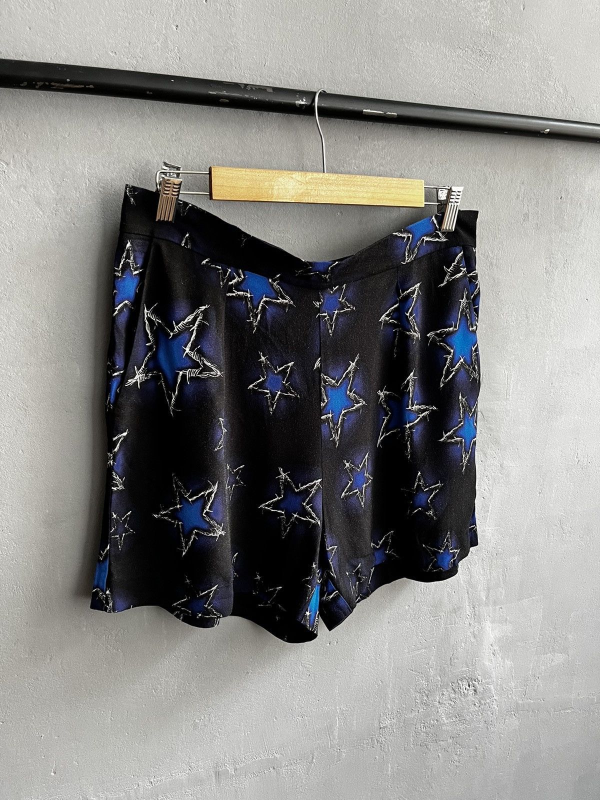 Just Cavalli × Roberto Cavalli Just Cavalli barbwire stars print shorts Size 30" / US 8 / IT 44 - 8 Thumbnail
