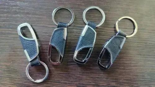Jewelry Black Color Metal Key Chain Size ONE SIZE - 3 Thumbnail