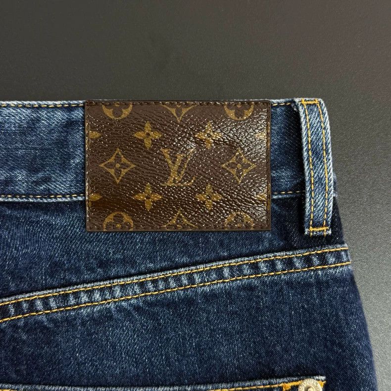 Louis Vuitton Louis Vuitton Washed blue printed leather label jeans 2505- Size US 38 / EU 54 - 7 Thumbnail