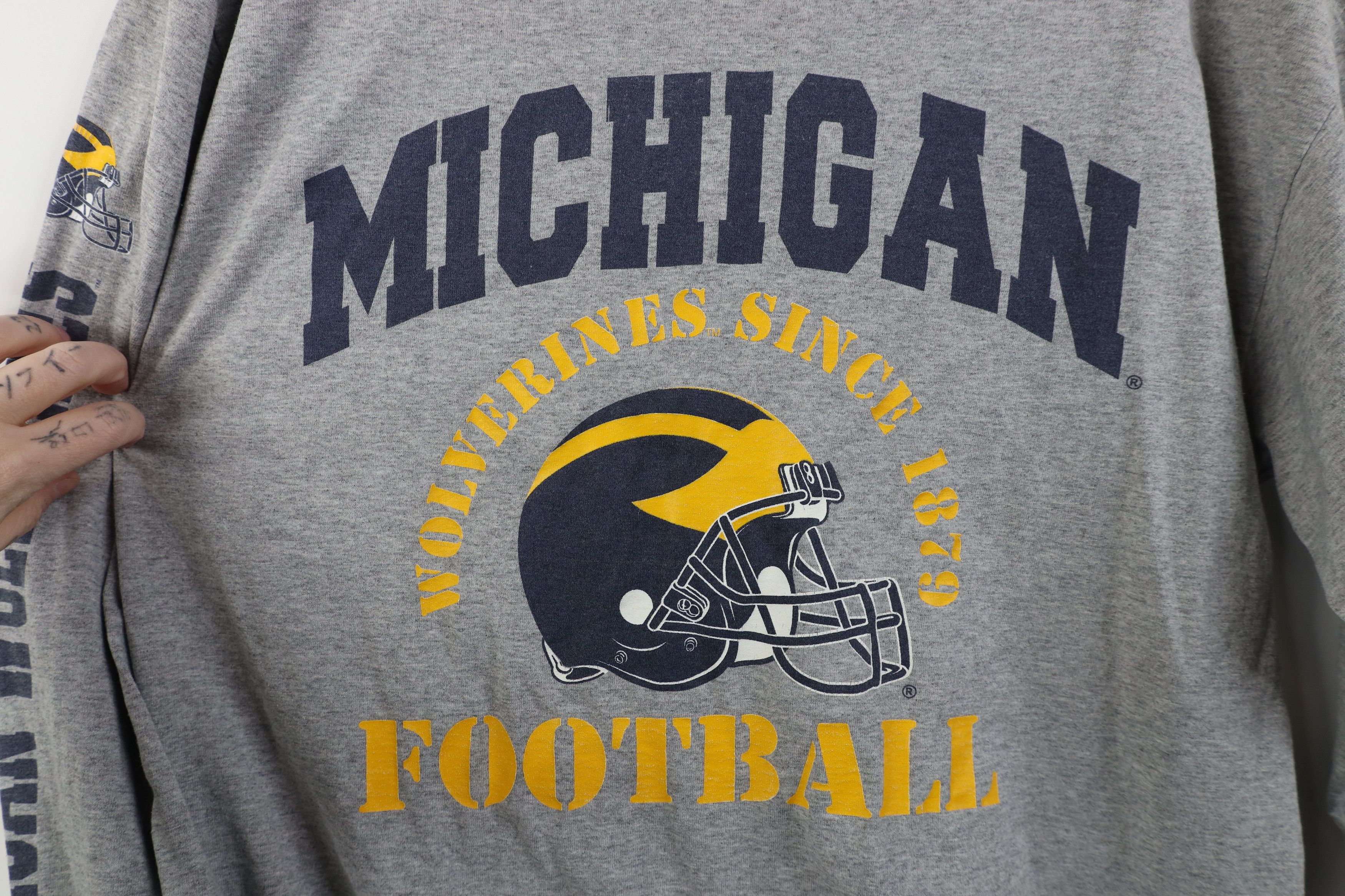 Vintage Vintage 90s University of Michigan Long Sleeve T-Shirt Size US L / EU 52-54 / 3 - 4 Thumbnail