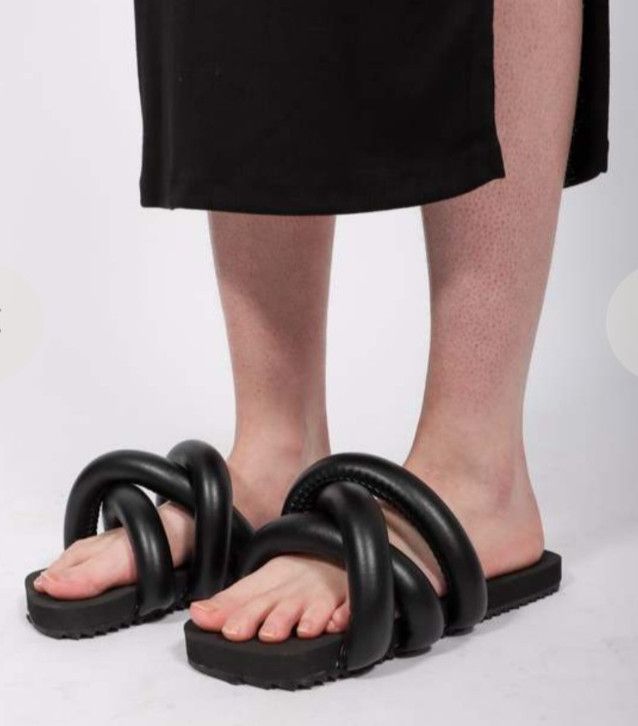 YUME YUME YUME YUME Tyre slide Sandals Black Size 8 US Approx. 10 in Size US 8 / IT 38 - 14 Thumbnail