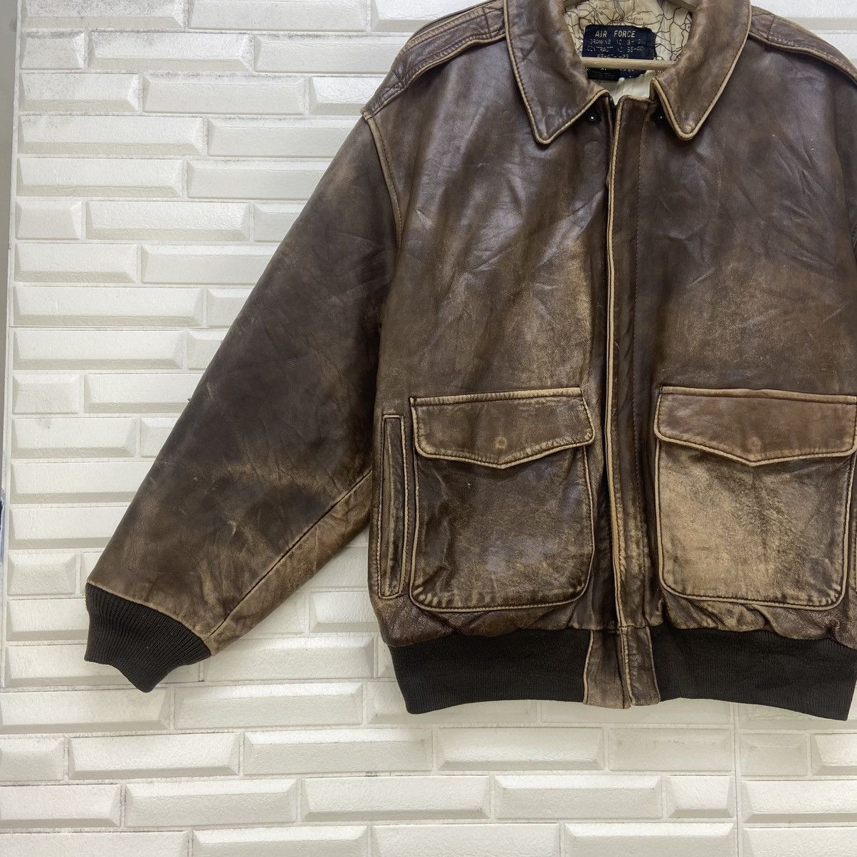 Vintage Vintage Air Force A-2 Military Sheepskin Leather Jacket Size US M / EU 48-50 / 2 - 4 Thumbnail