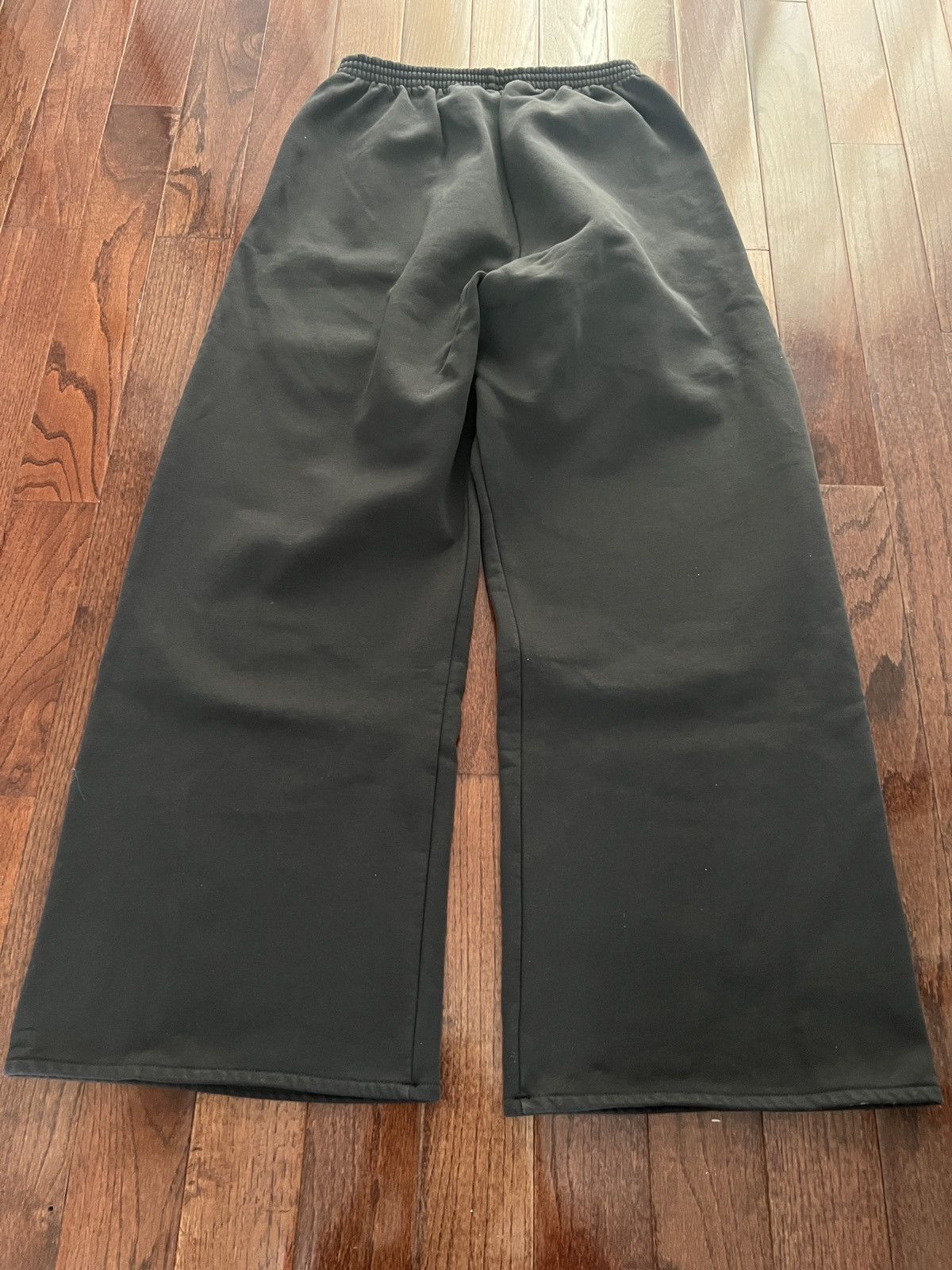 Balenciaga × Gap × Yeezy Yeezy Gap Balenciaga Baggy Wide Leg Sweatpants Size US 30 / EU 46 - 4 Thumbnail