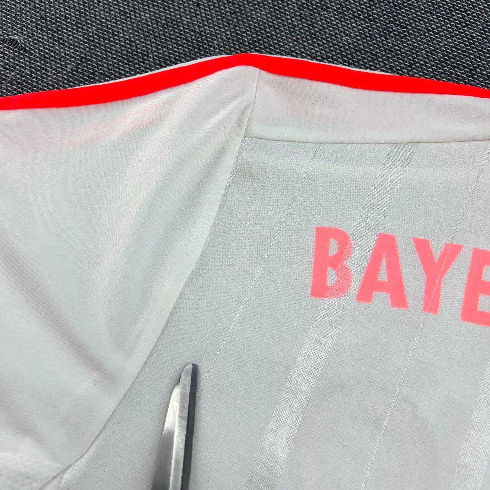 Adidas Bayern Munich 2012 2013 Away Football Jersey Mens L Adidas White Shirt Athletic Jersey Quick Dry Moisture Wicking Football Mens White Size US L / EU 52-54 / 3 - 6 Thumbnail