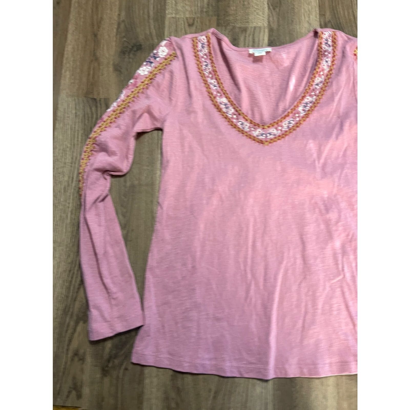 Vintage Sundance Shirt Women's XS Pink Long Sleeve V-Neck Floral Details Shirt Womens XS Pink Long Sleeve V-Neck Floral Details Size XS / US 0-2 / IT 36-38 - 3 Thumbnail