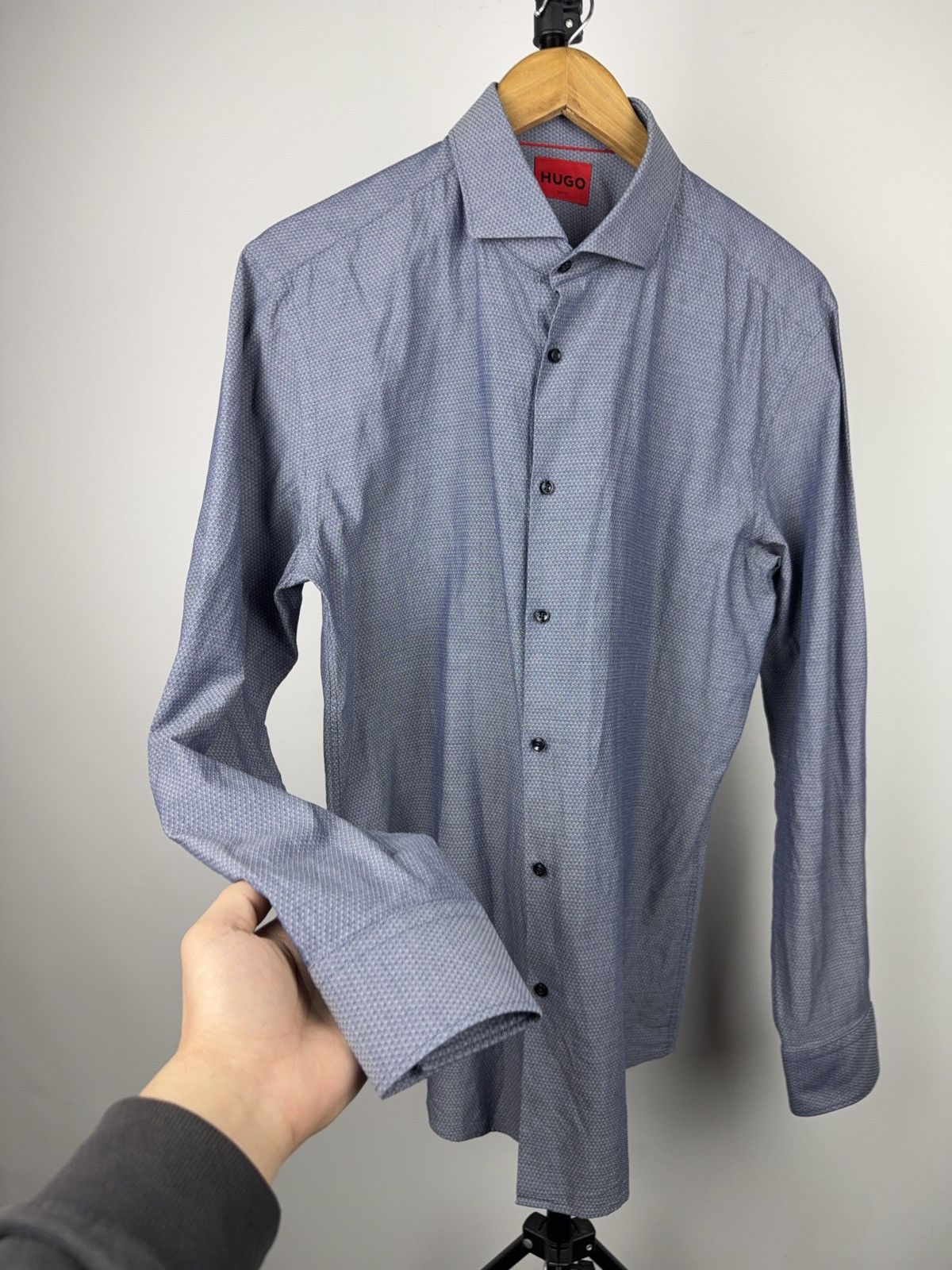 Hugo Boss Luxury 00s Hugo Boss Red Tag Slim Fit Blue Dress Shirt Size US L / EU 52-54 / 3 - 6 Thumbnail